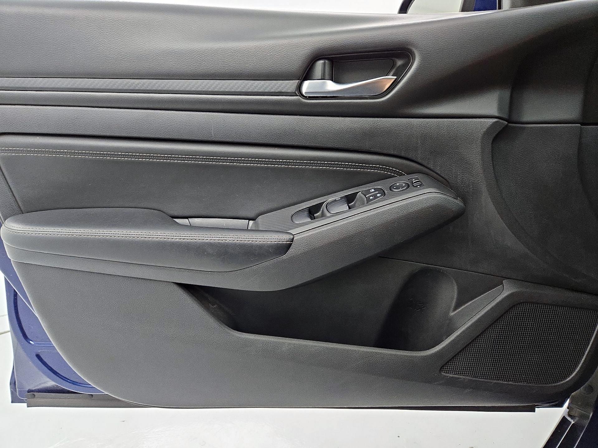 Thumbnail: 2019 Nissan Altima - 12