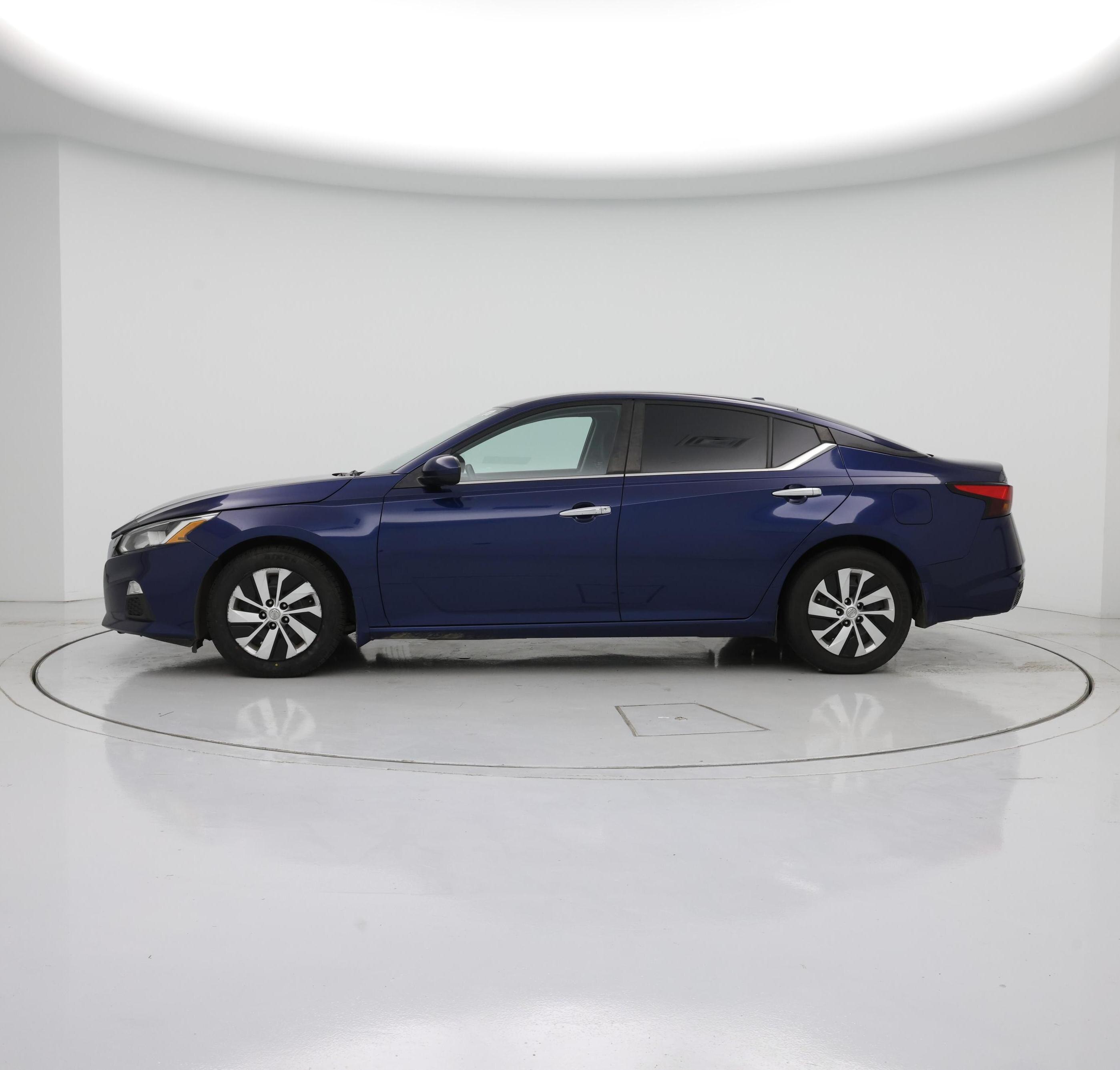 Thumbnail: 2019 Nissan Altima - 3