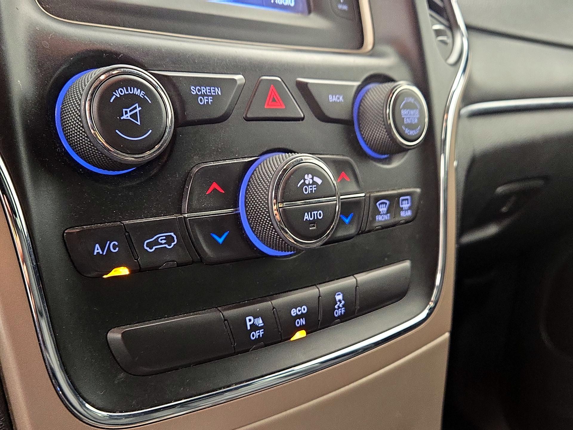 Thumbnail: 2014 Jeep Grand Cherokee - 16