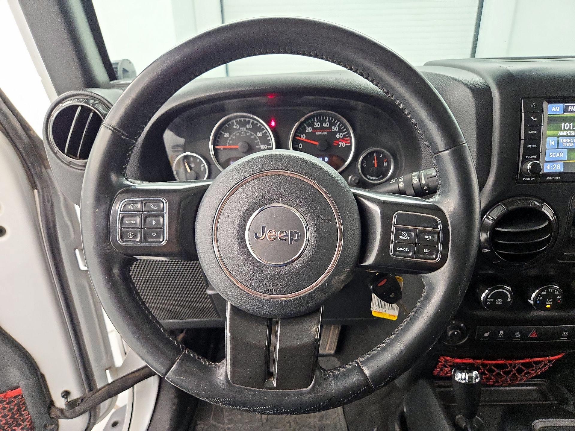 Thumbnail: 2017 Jeep Wrangler - 10