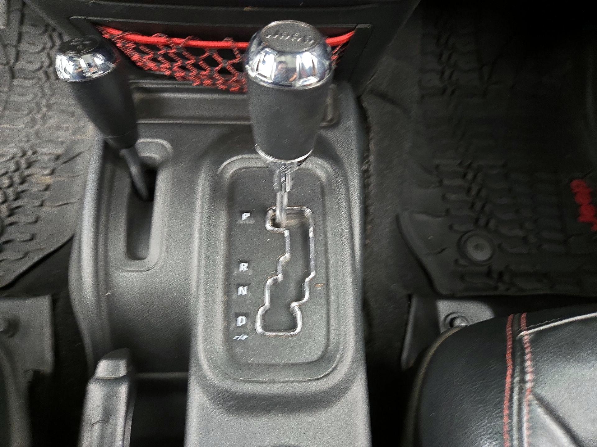 Thumbnail: 2017 Jeep Wrangler - 16