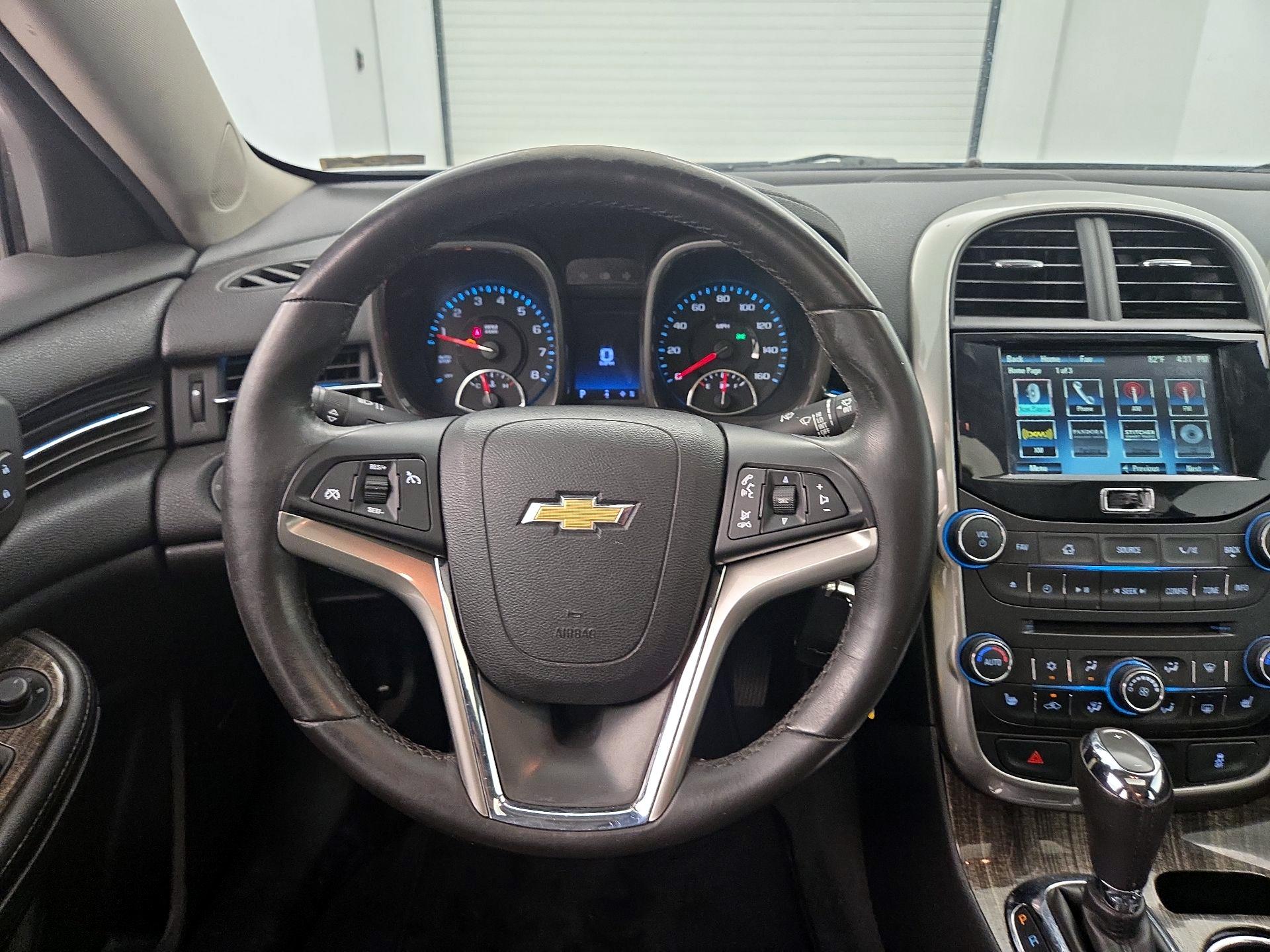 Thumbnail: 2015 Chevrolet Malibu - 10