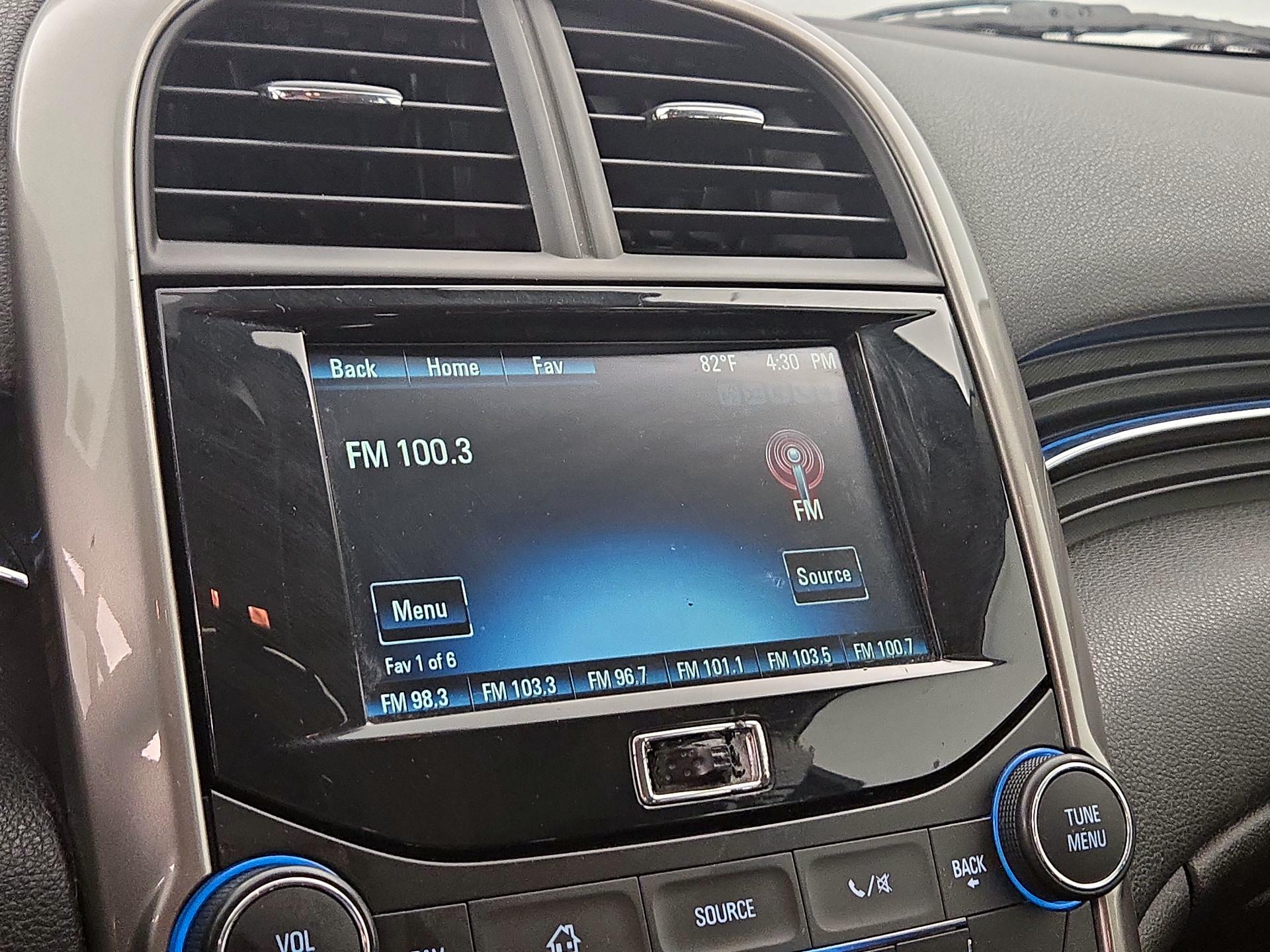 Thumbnail: 2015 Chevrolet Malibu - 15