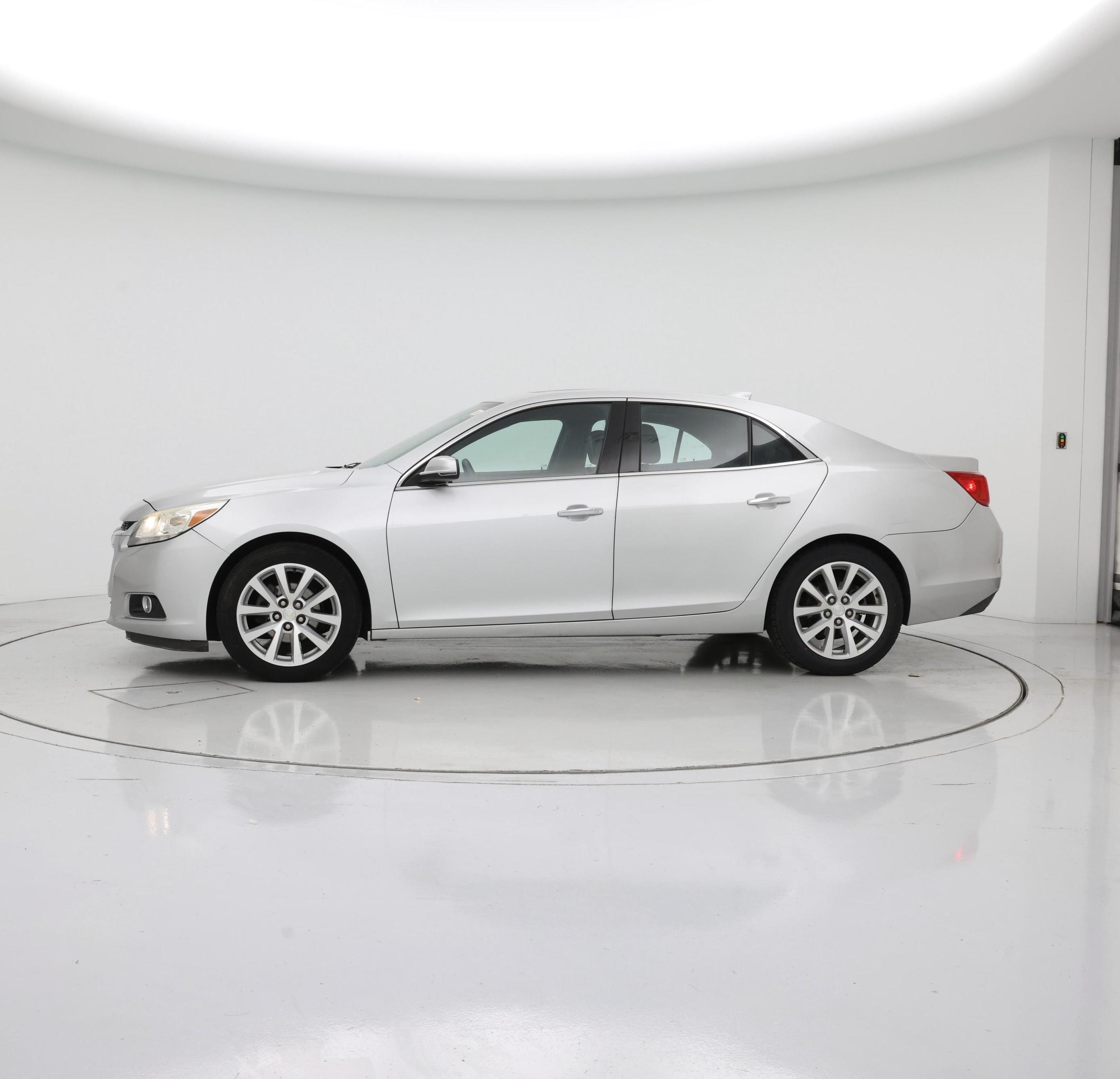 Thumbnail: 2015 Chevrolet Malibu - 3