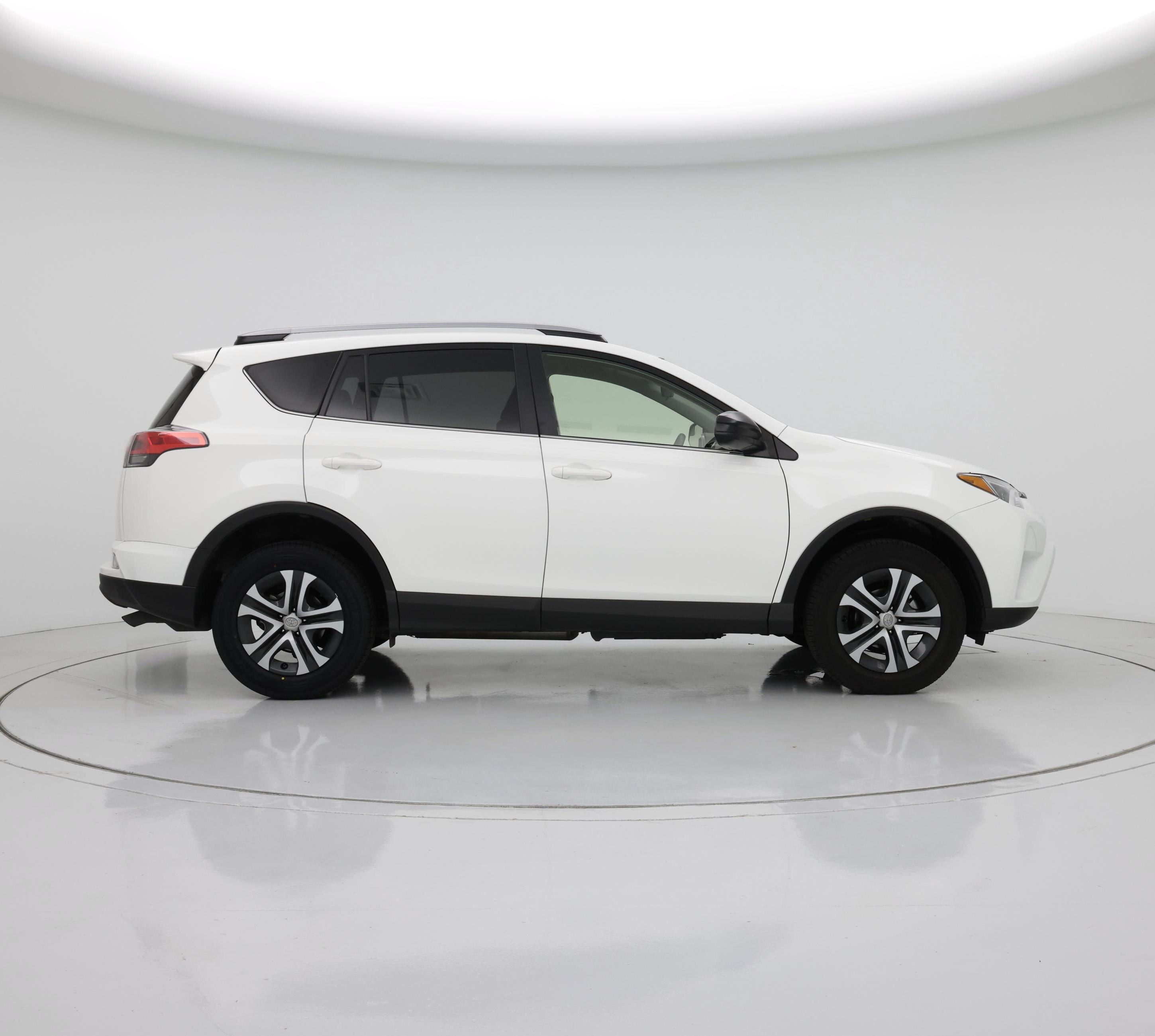 Thumbnail: 2018 Toyota RAV4 - 7