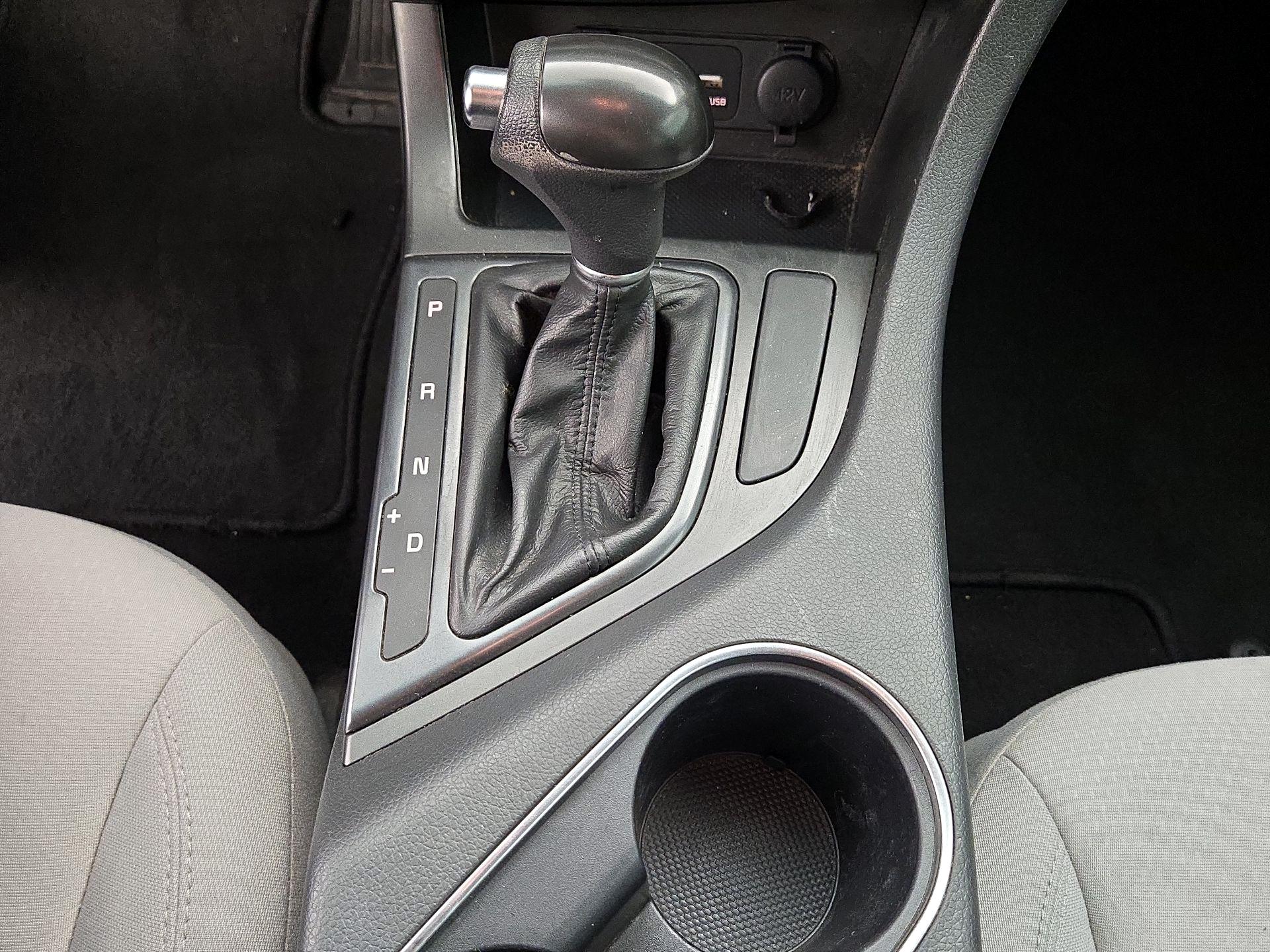 Thumbnail: 2015 Kia Optima - 16