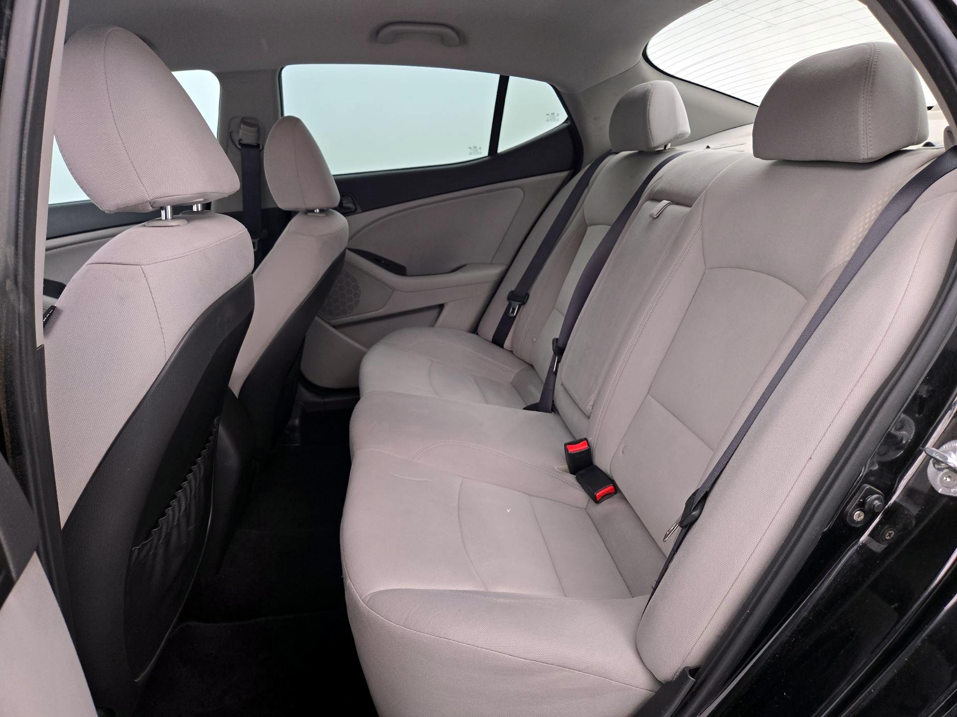 Thumbnail: 2015 Kia Optima - 18