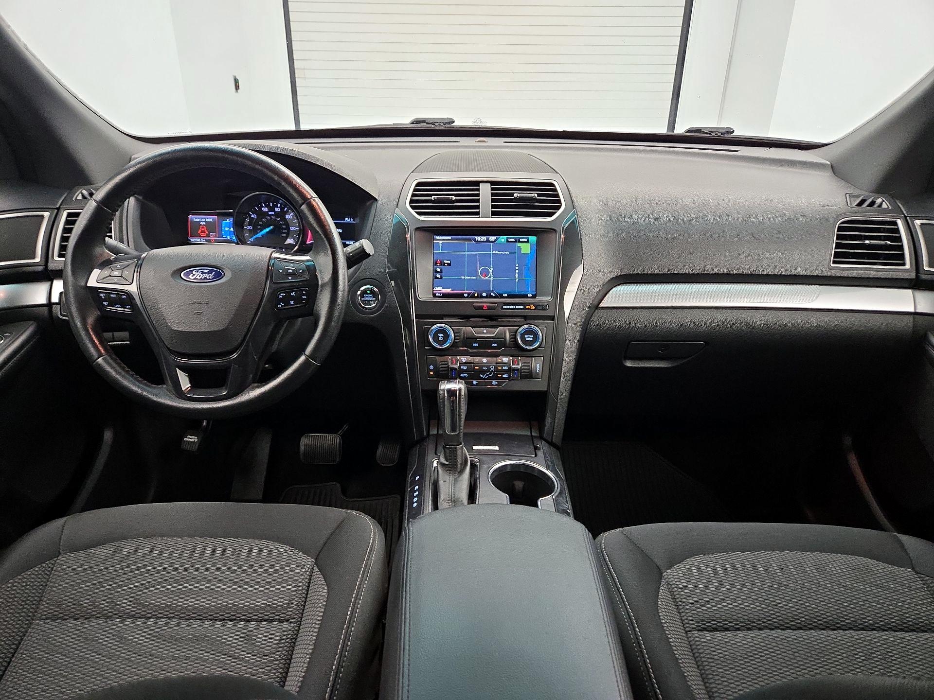 Thumbnail: 2016 Ford Explorer - 9