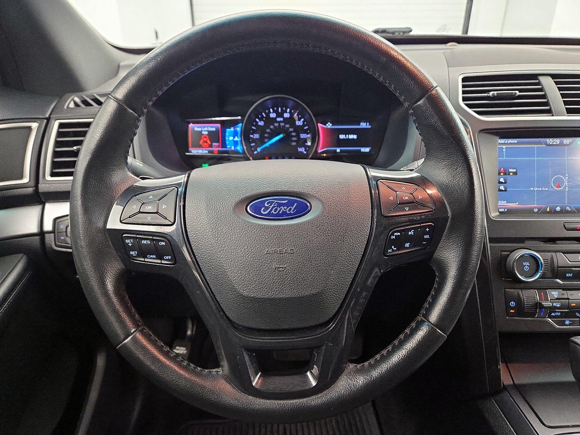 Thumbnail: 2016 Ford Explorer - 10