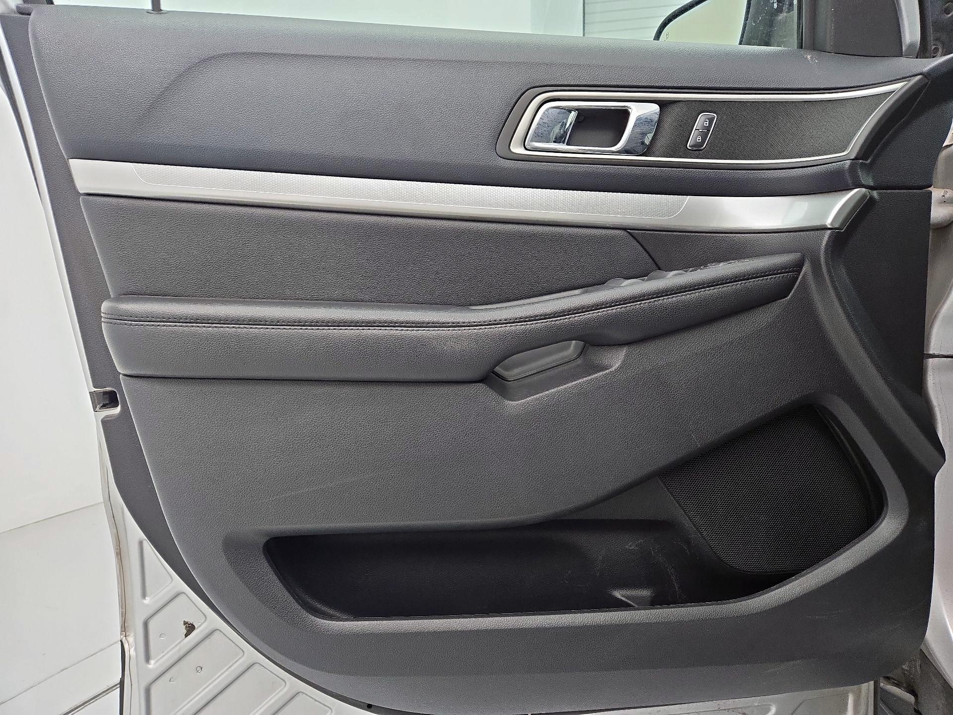 Thumbnail: 2016 Ford Explorer - 12