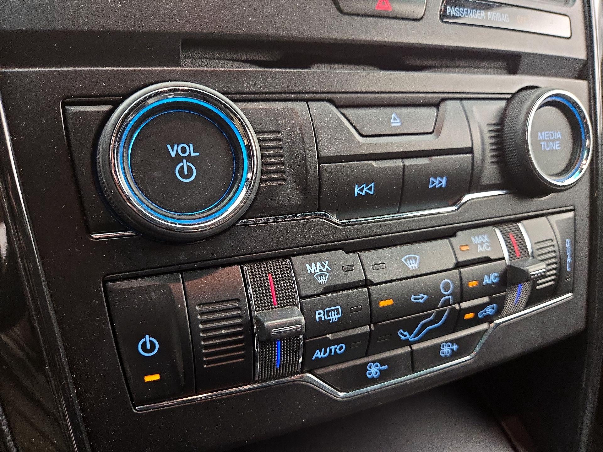 Thumbnail: 2016 Ford Explorer - 17