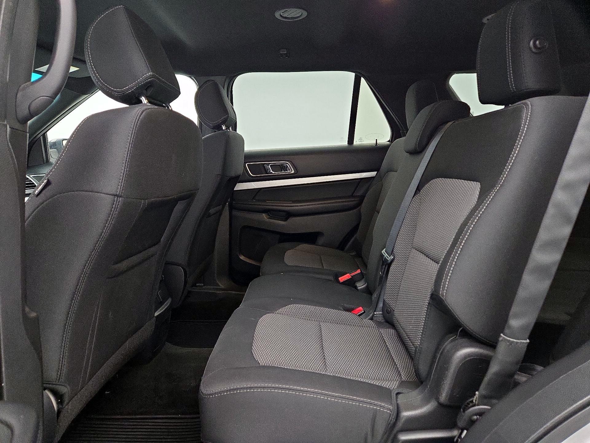Thumbnail: 2016 Ford Explorer - 20