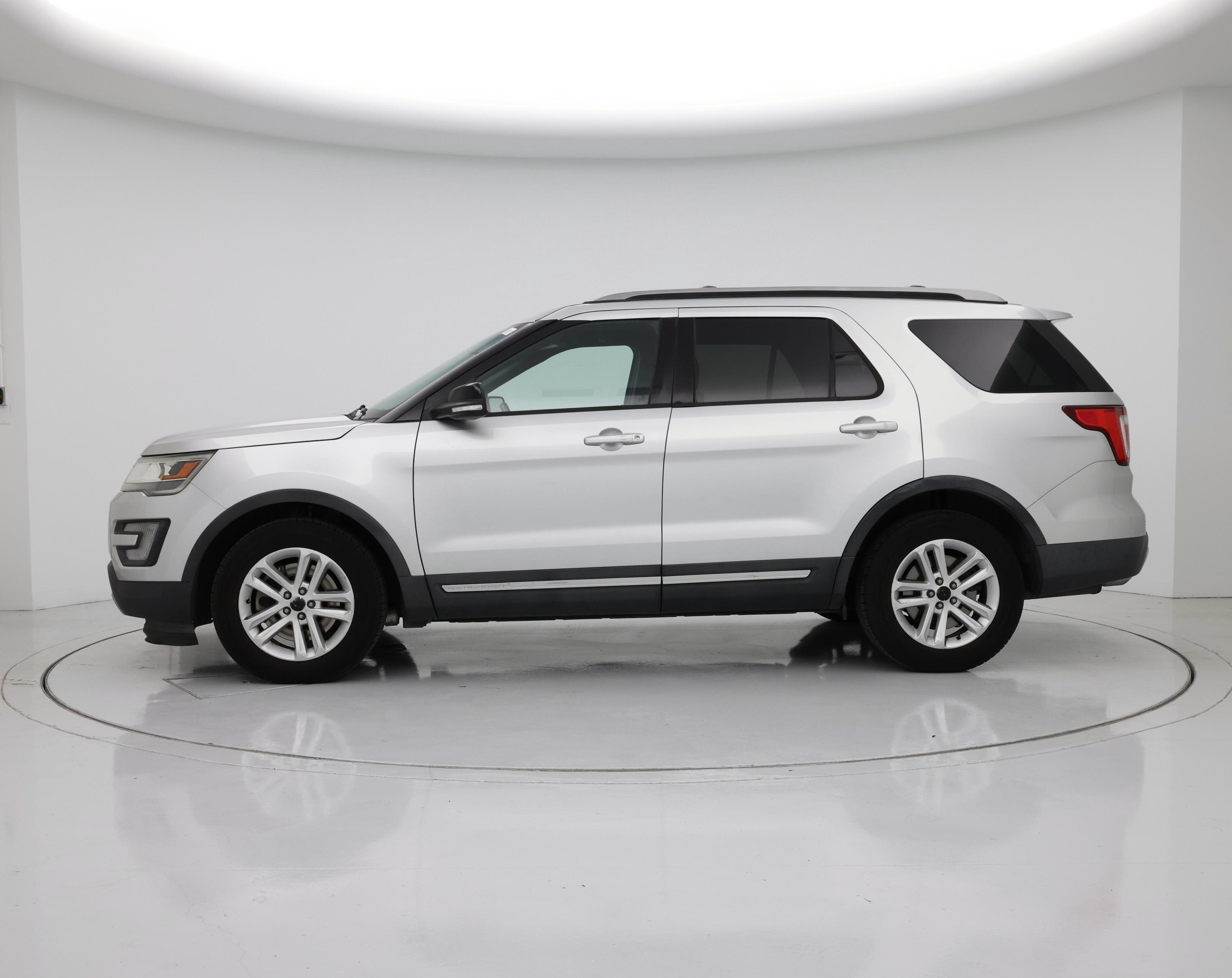 Thumbnail: 2016 Ford Explorer - 3