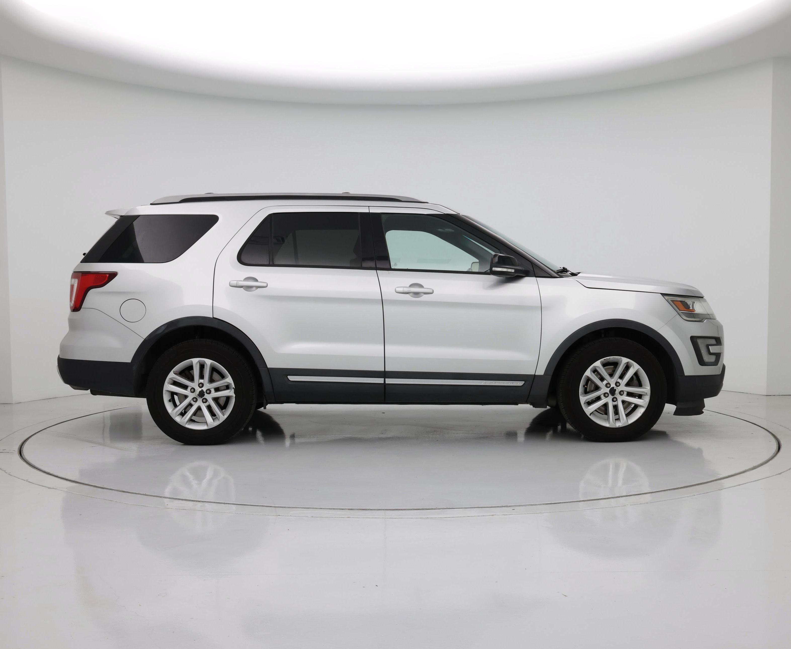 Thumbnail: 2016 Ford Explorer - 7