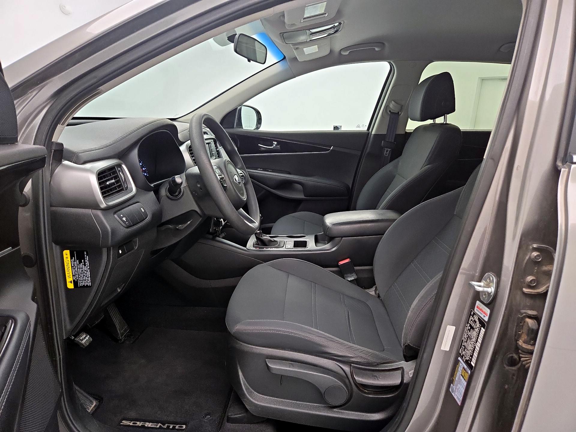 Thumbnail: 2017 Kia Sorento - 11