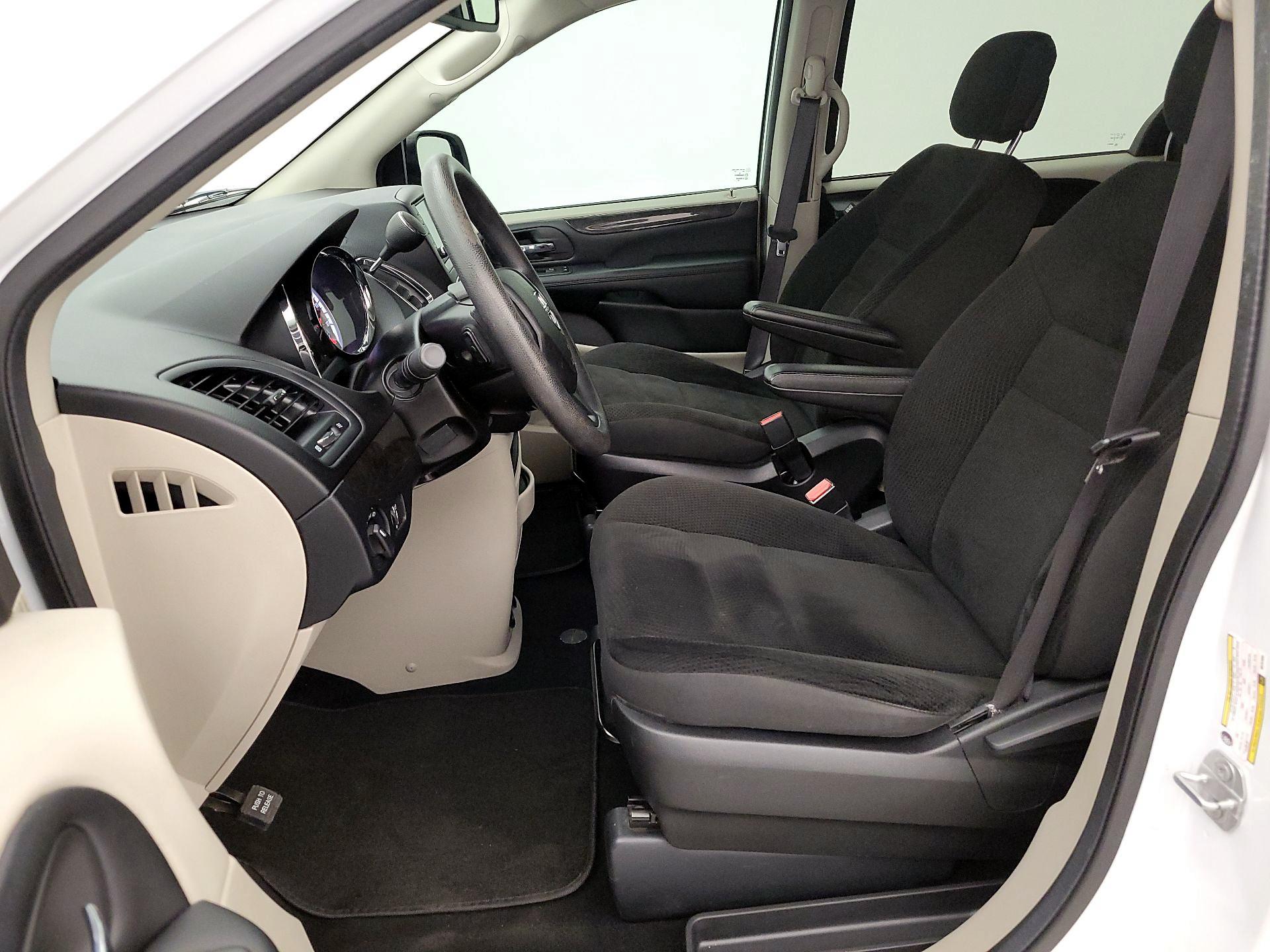 Thumbnail: 2019 Dodge Grand Caravan - 11