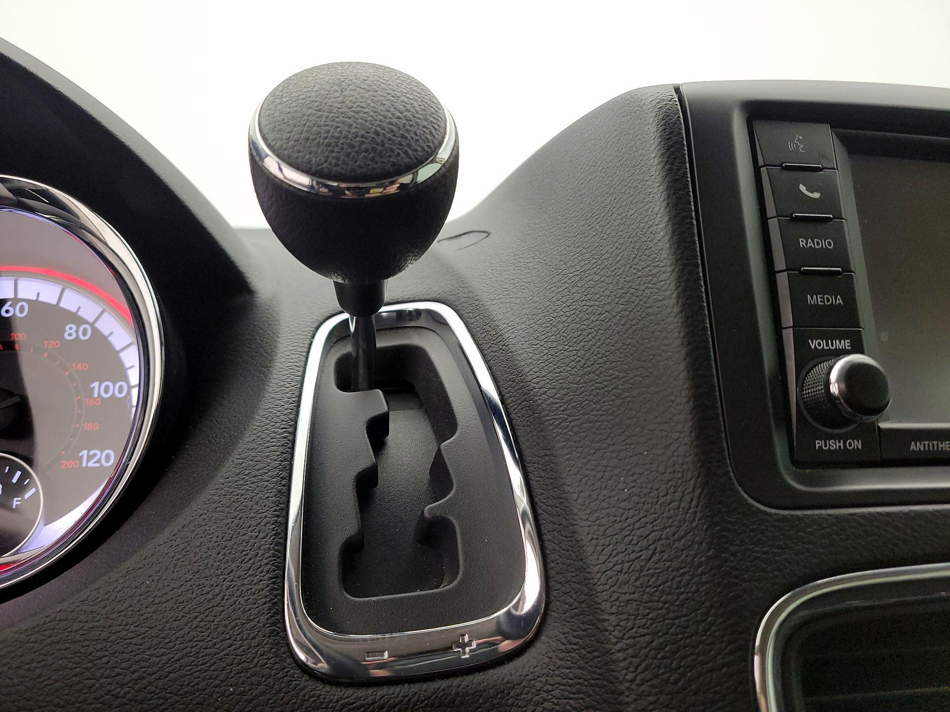 Thumbnail: 2019 Dodge Grand Caravan - 17