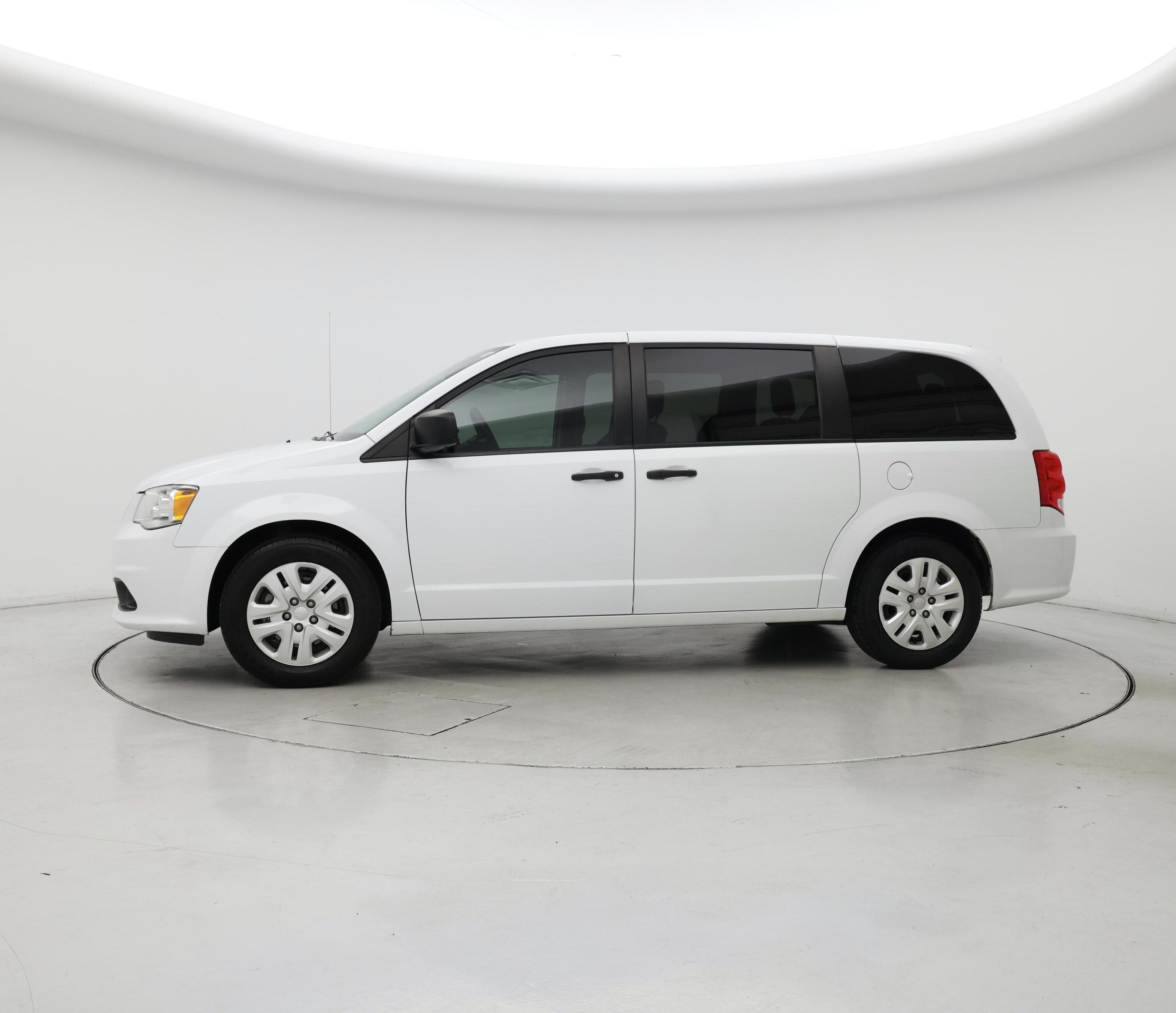 Thumbnail: 2019 Dodge Grand Caravan - 3