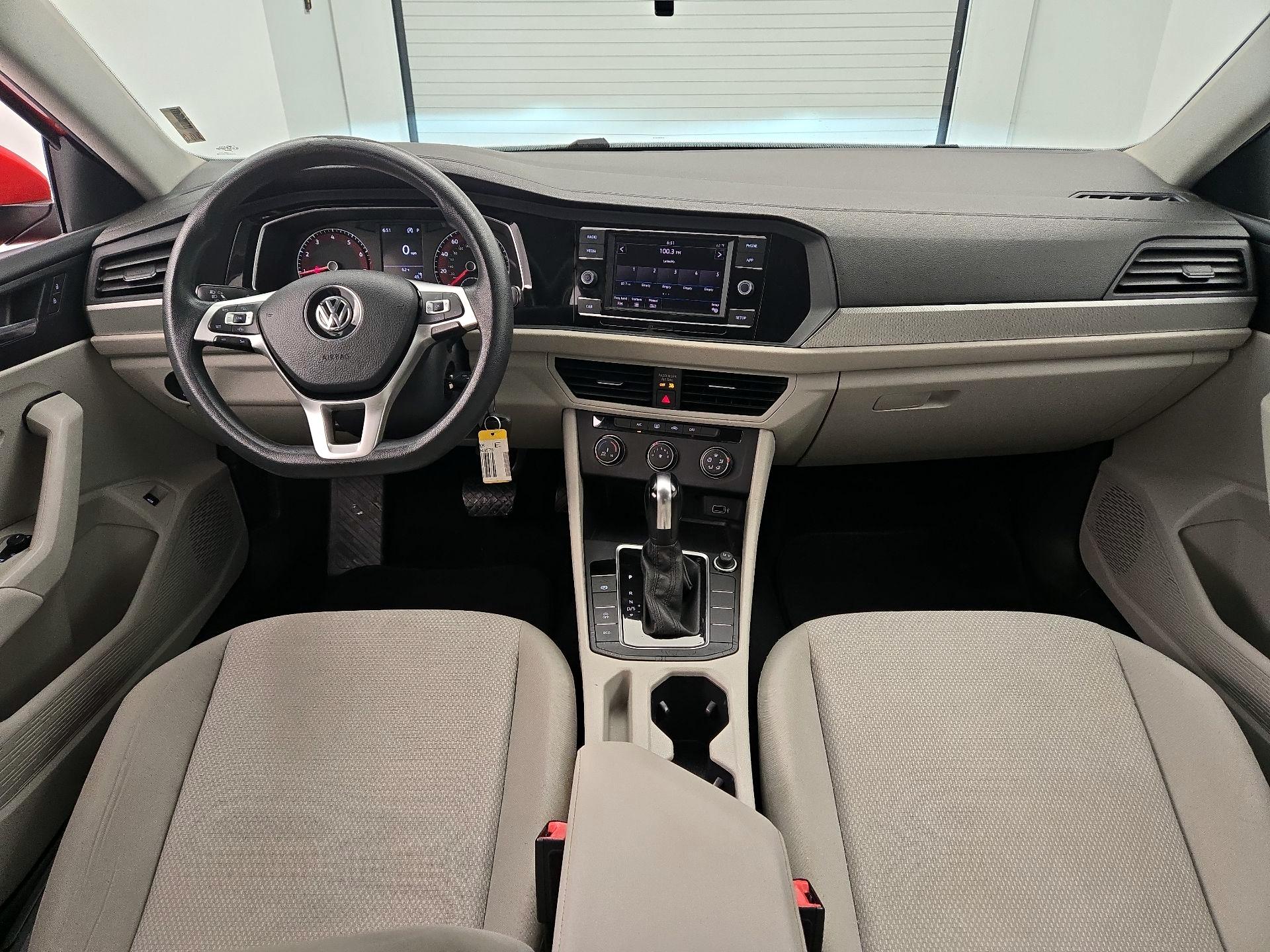 Thumbnail: 2019 Volkswagen Jetta - 9