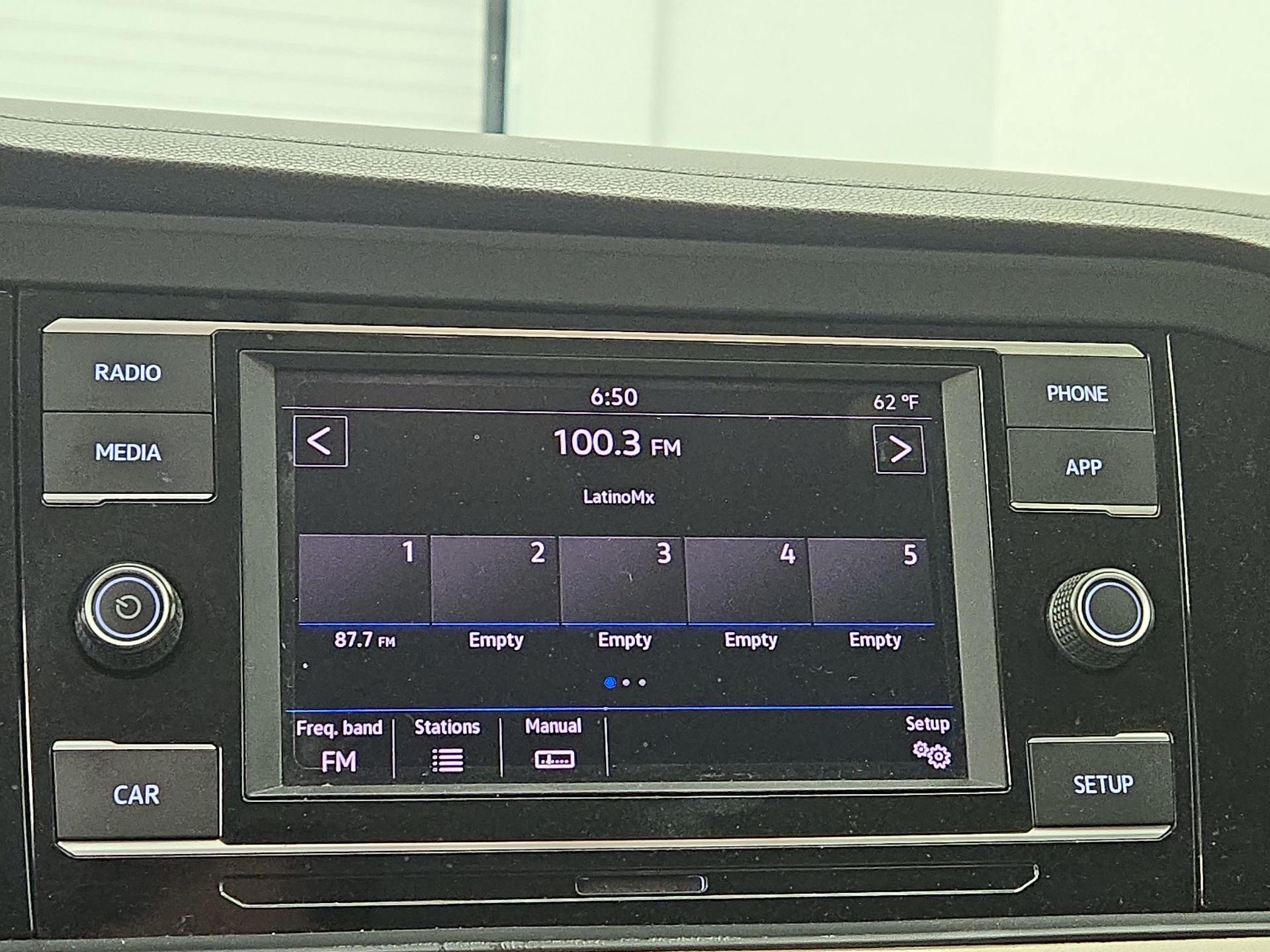 Thumbnail: 2019 Volkswagen Jetta - 15