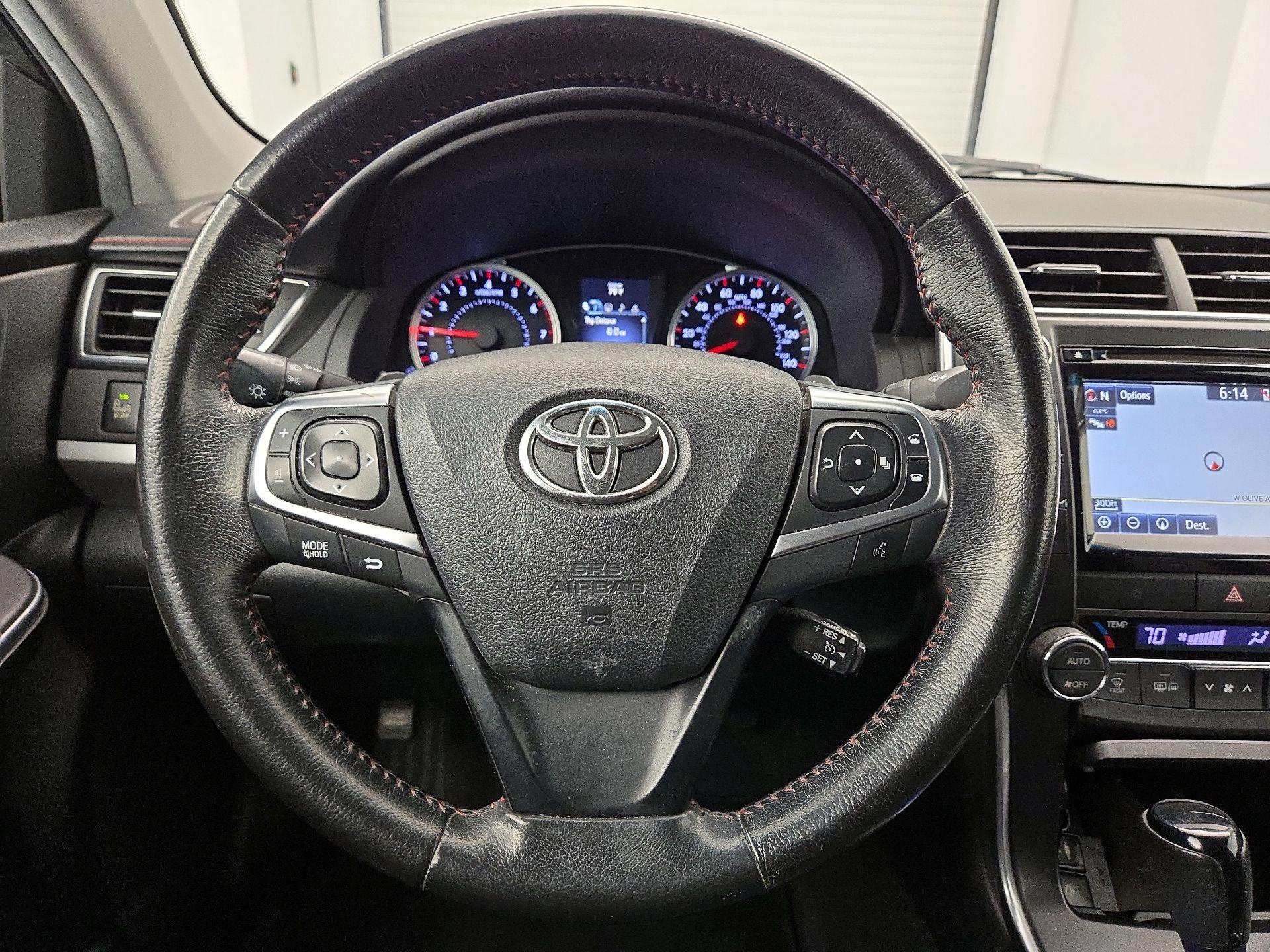 Thumbnail: 2015 Toyota Camry - 10