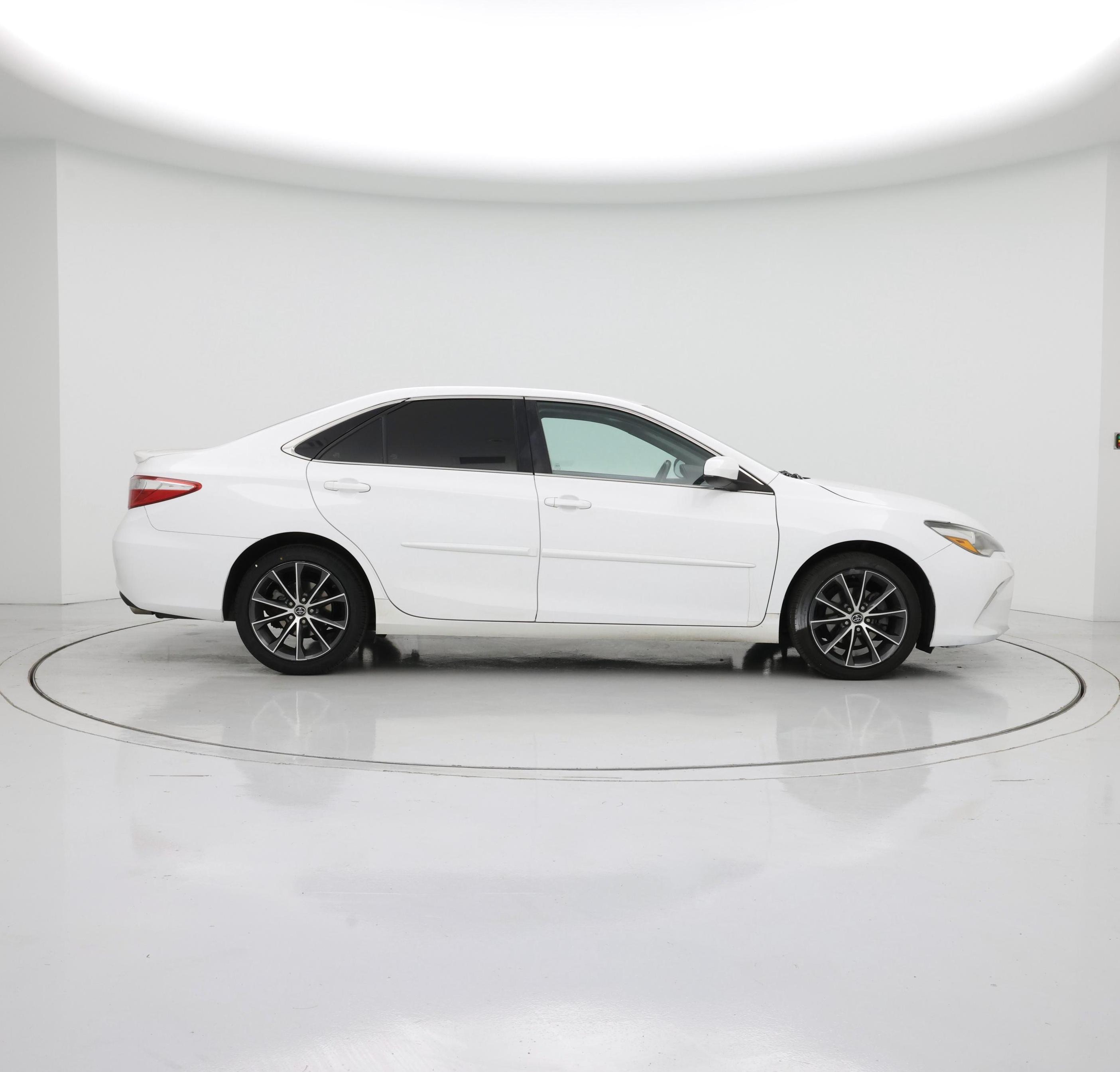 Thumbnail: 2015 Toyota Camry - 7