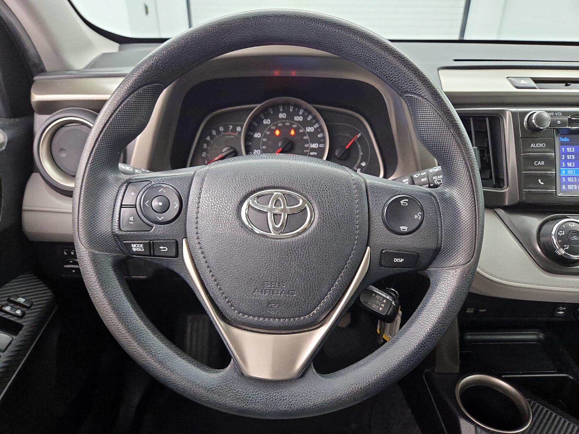 Thumbnail: 2015 Toyota RAV4 - 10
