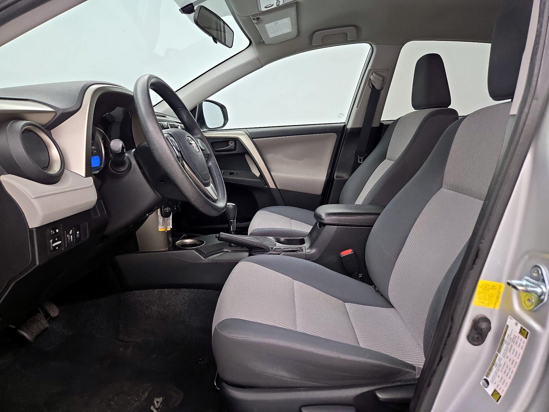 Thumbnail: 2015 Toyota RAV4 - 11