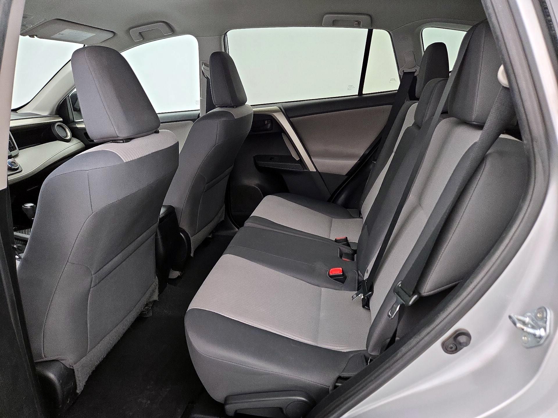 Thumbnail: 2015 Toyota RAV4 - 19