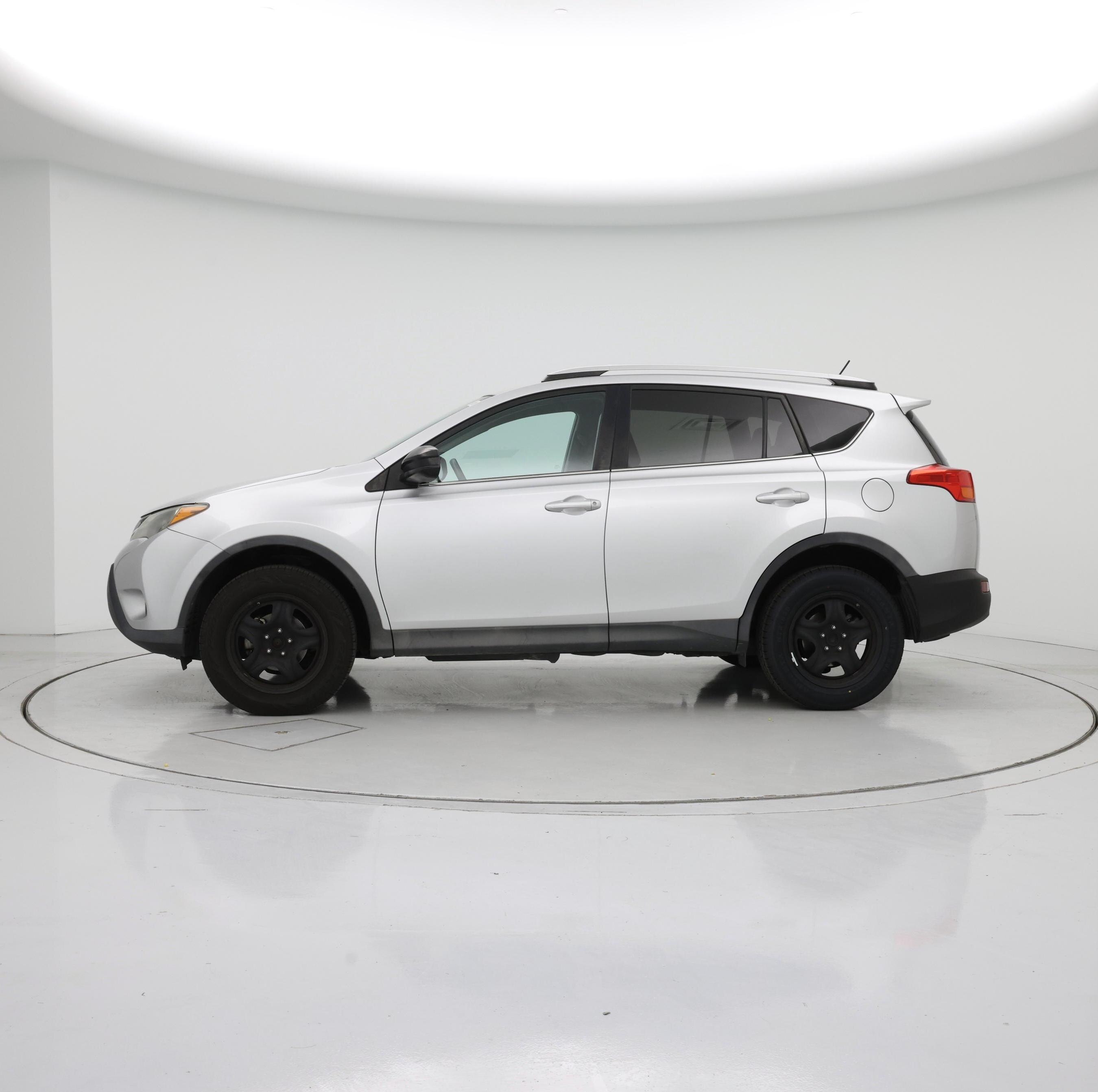 Thumbnail: 2015 Toyota RAV4 - 3
