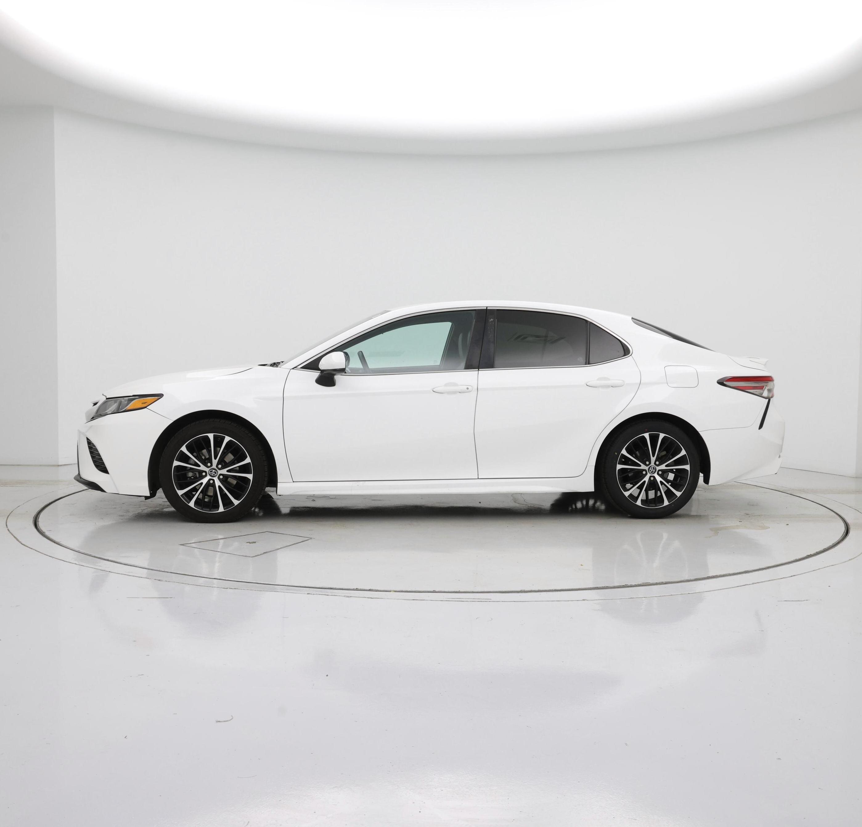 Thumbnail: 2018 Toyota Camry - 3