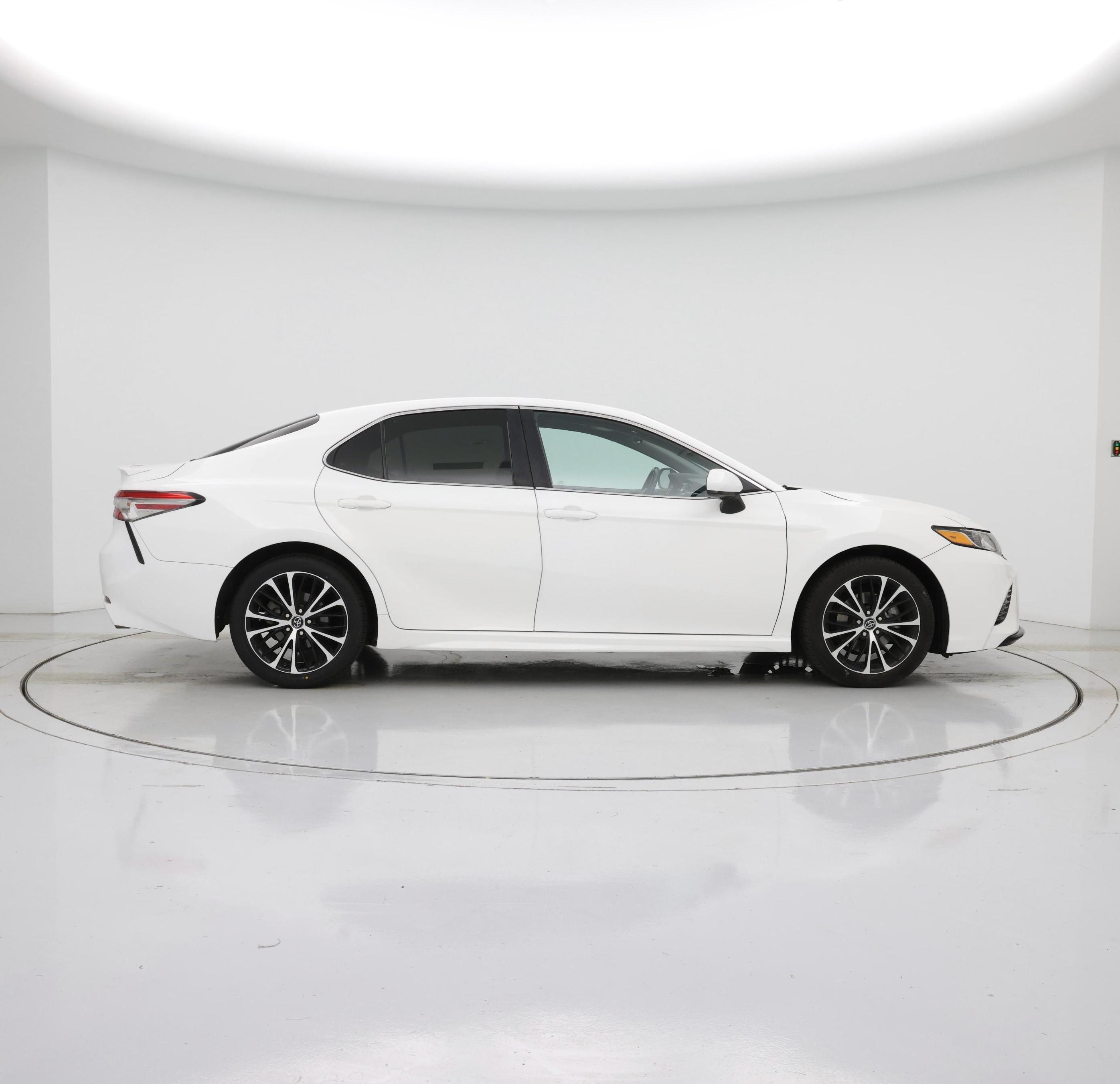 Thumbnail: 2018 Toyota Camry - 7