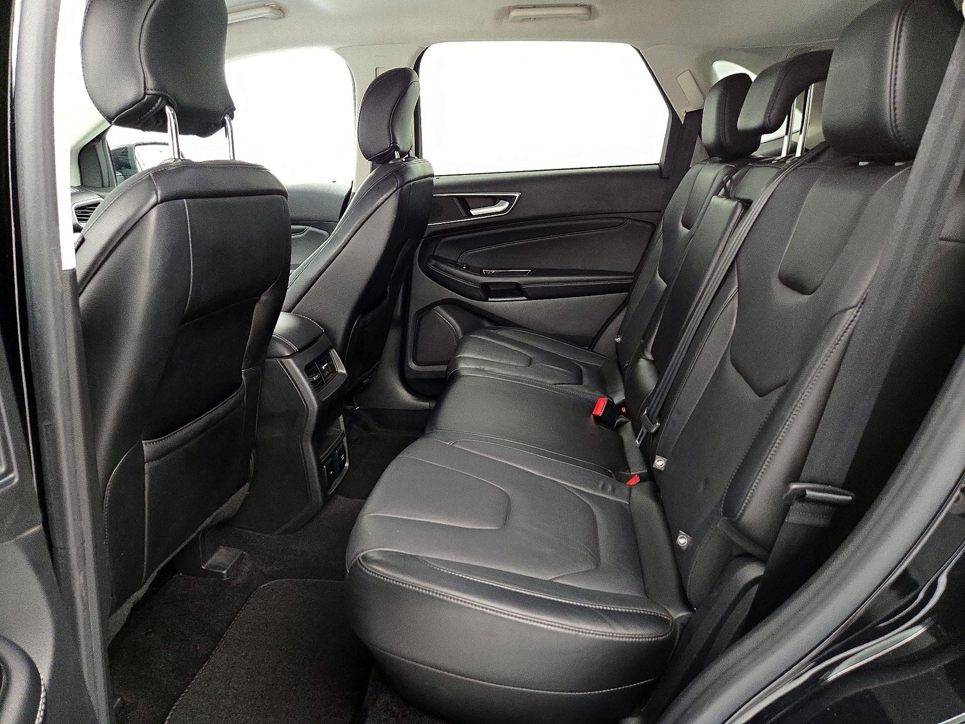 Thumbnail: 2016 Ford Edge - 20