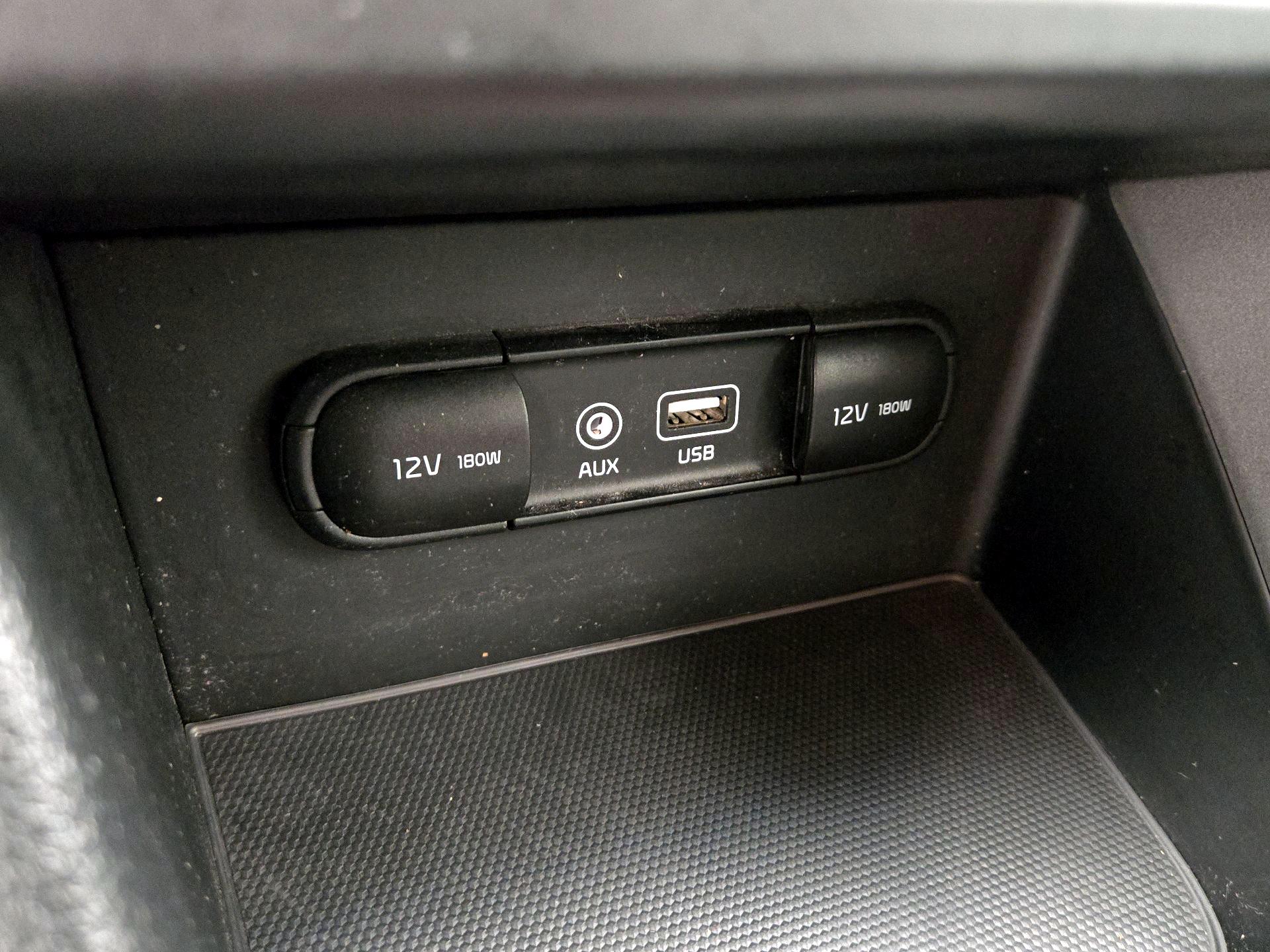 Thumbnail: 2019 Kia Niro - 18