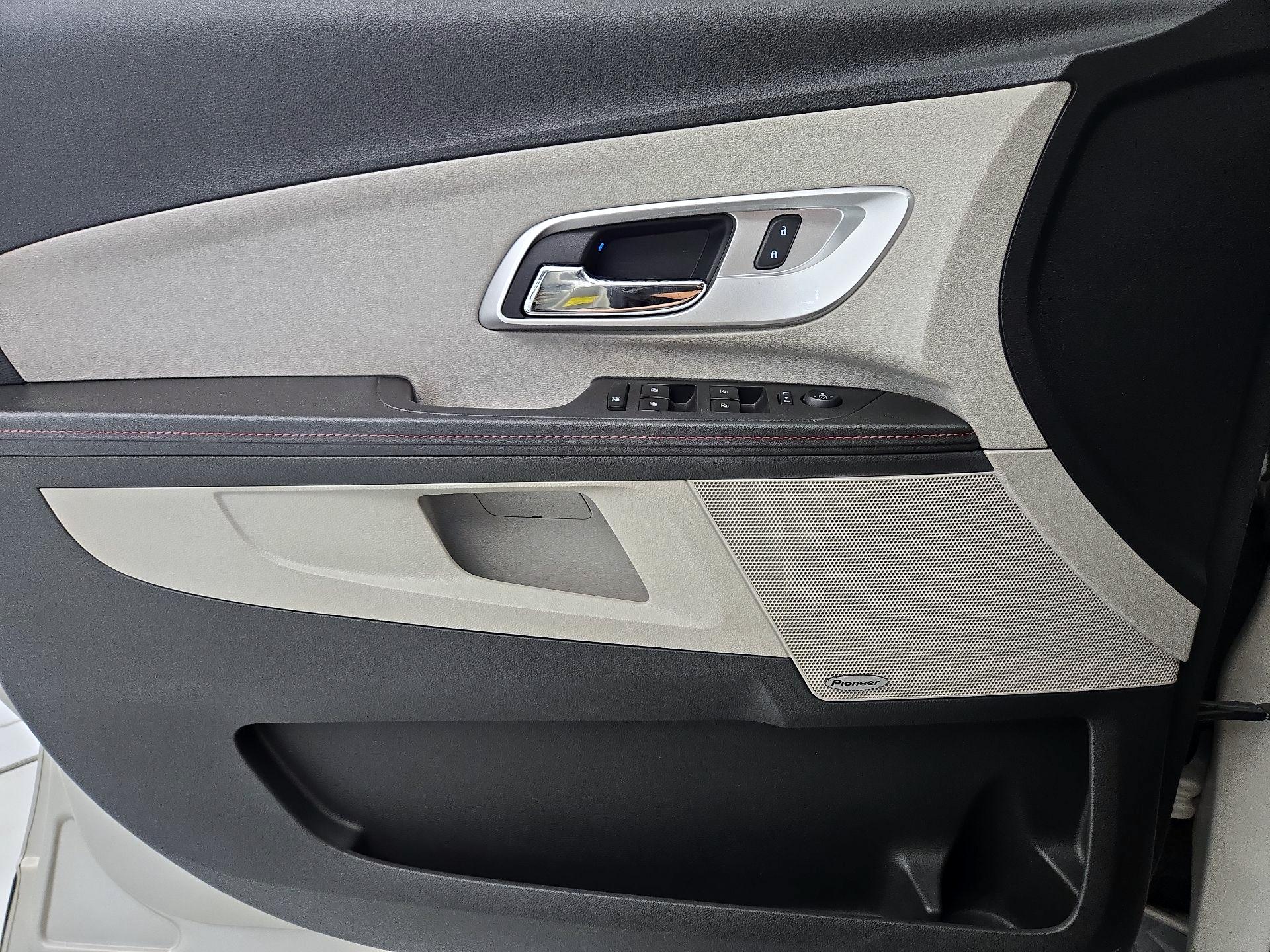 Thumbnail: 2015 Chevrolet Equinox - 12