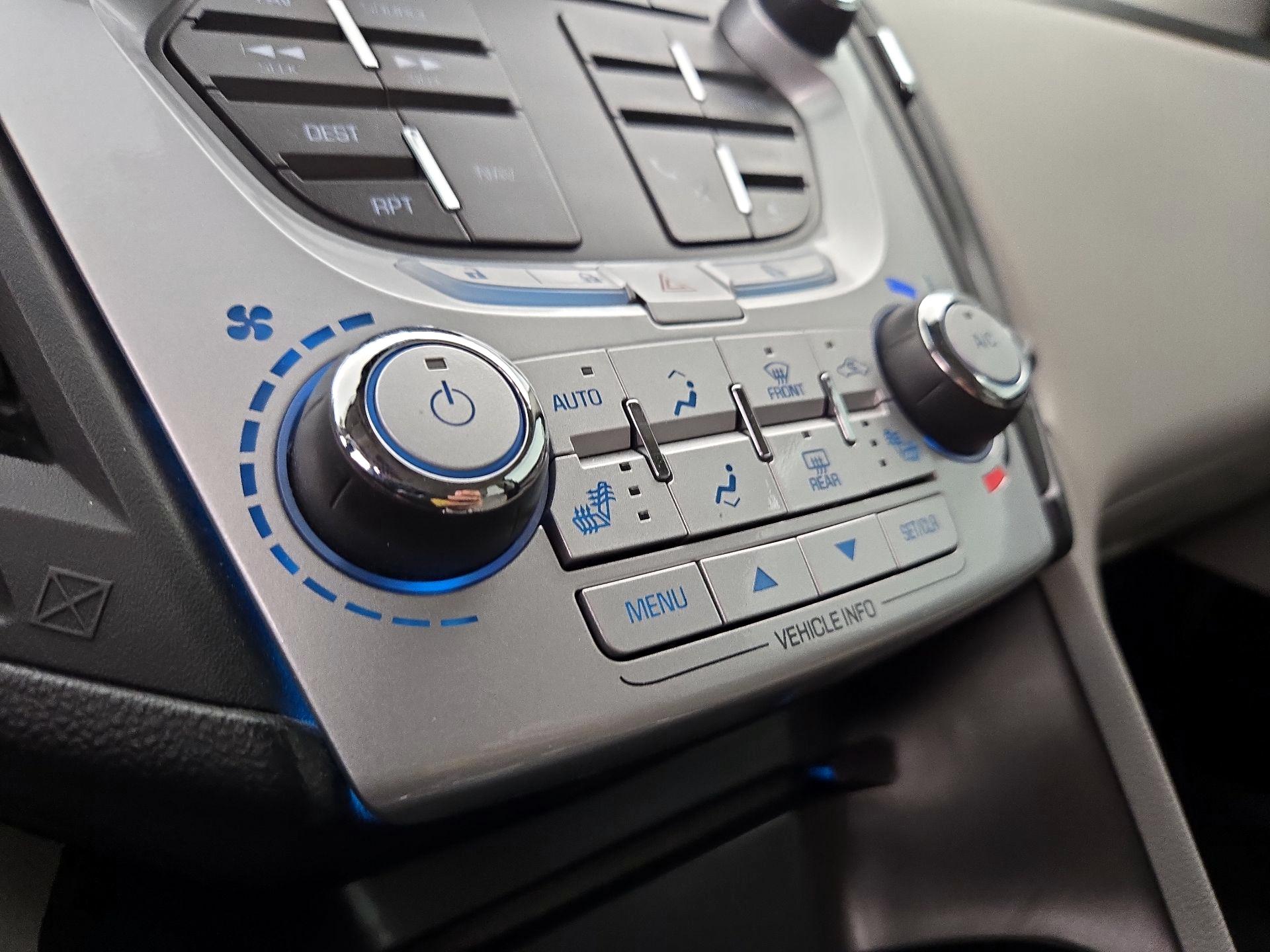 Thumbnail: 2015 Chevrolet Equinox - 15