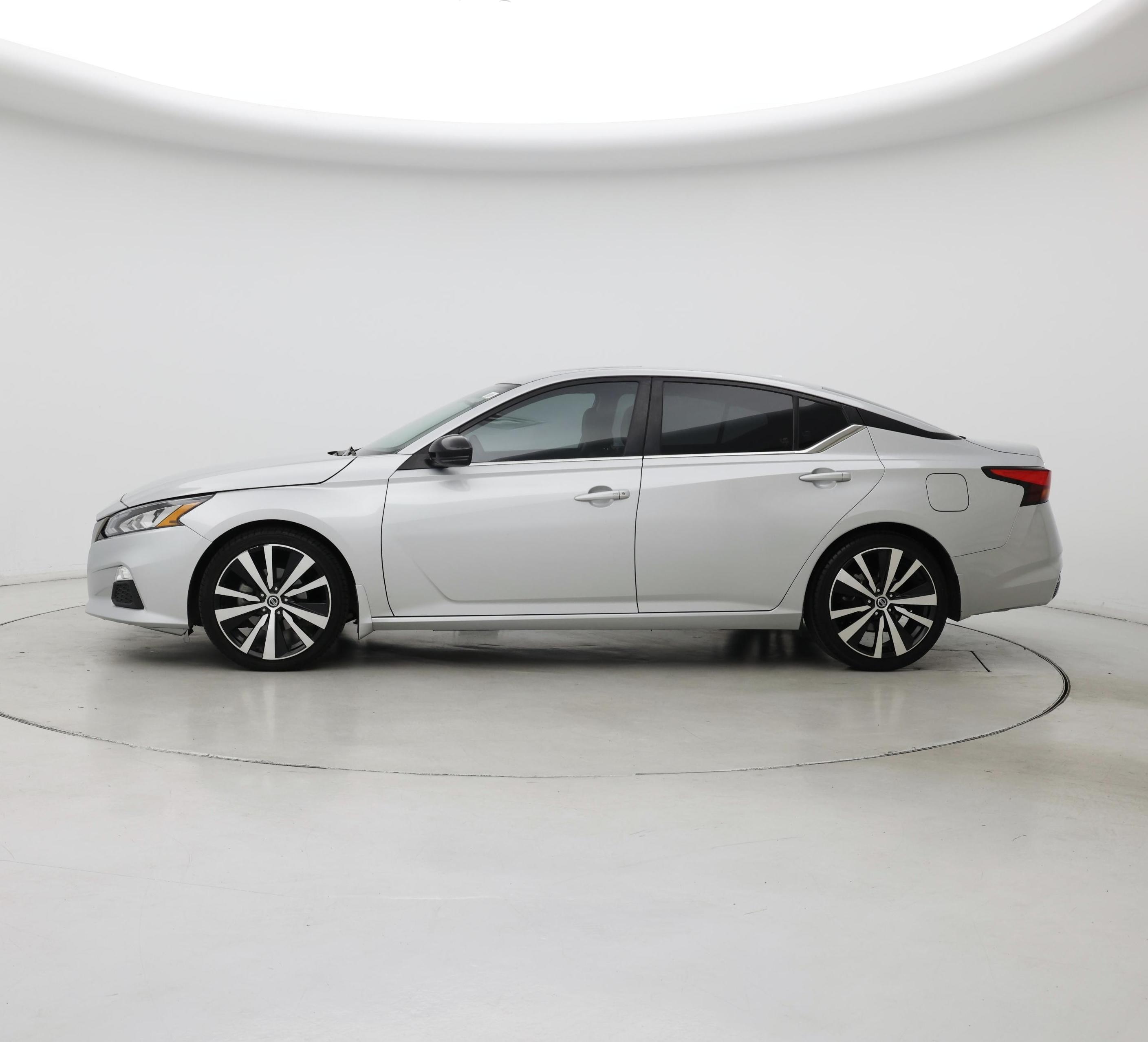 Thumbnail: 2020 Nissan Altima - 3