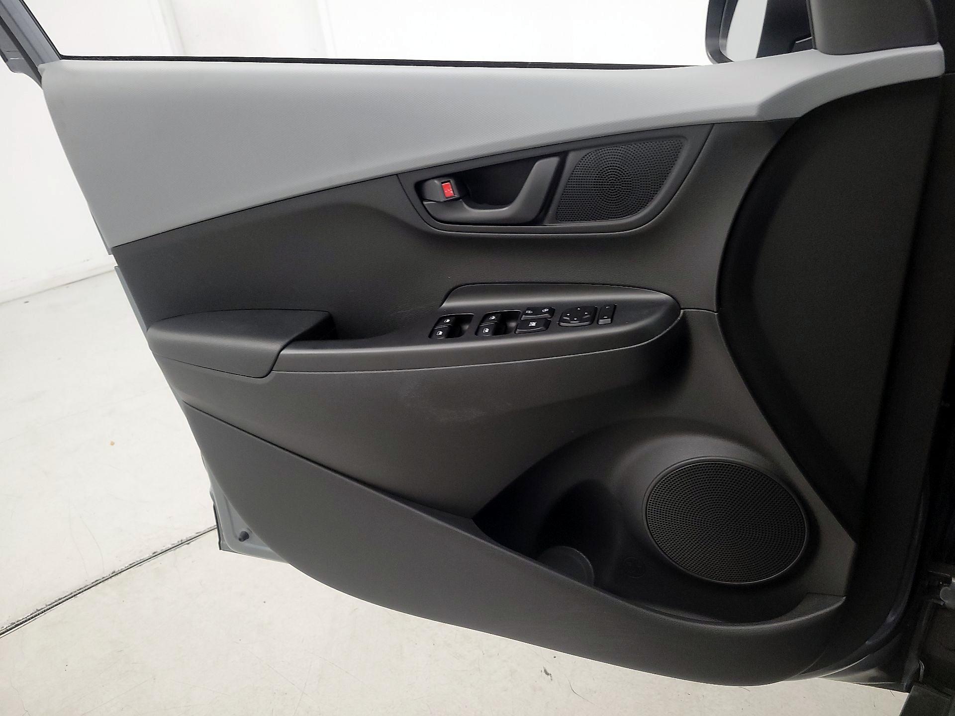 Thumbnail: 2020 Hyundai Kona - 12