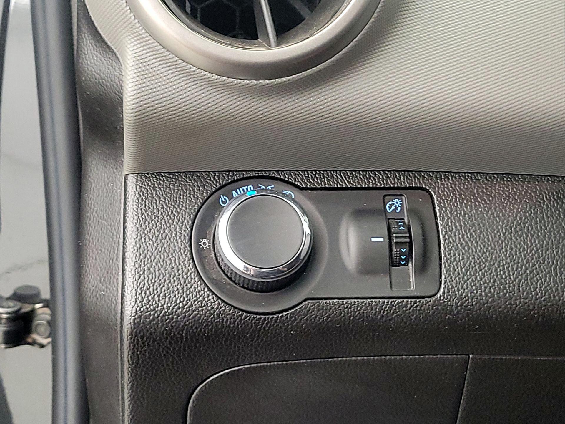 Thumbnail: 2015 Chevrolet Sonic - 13