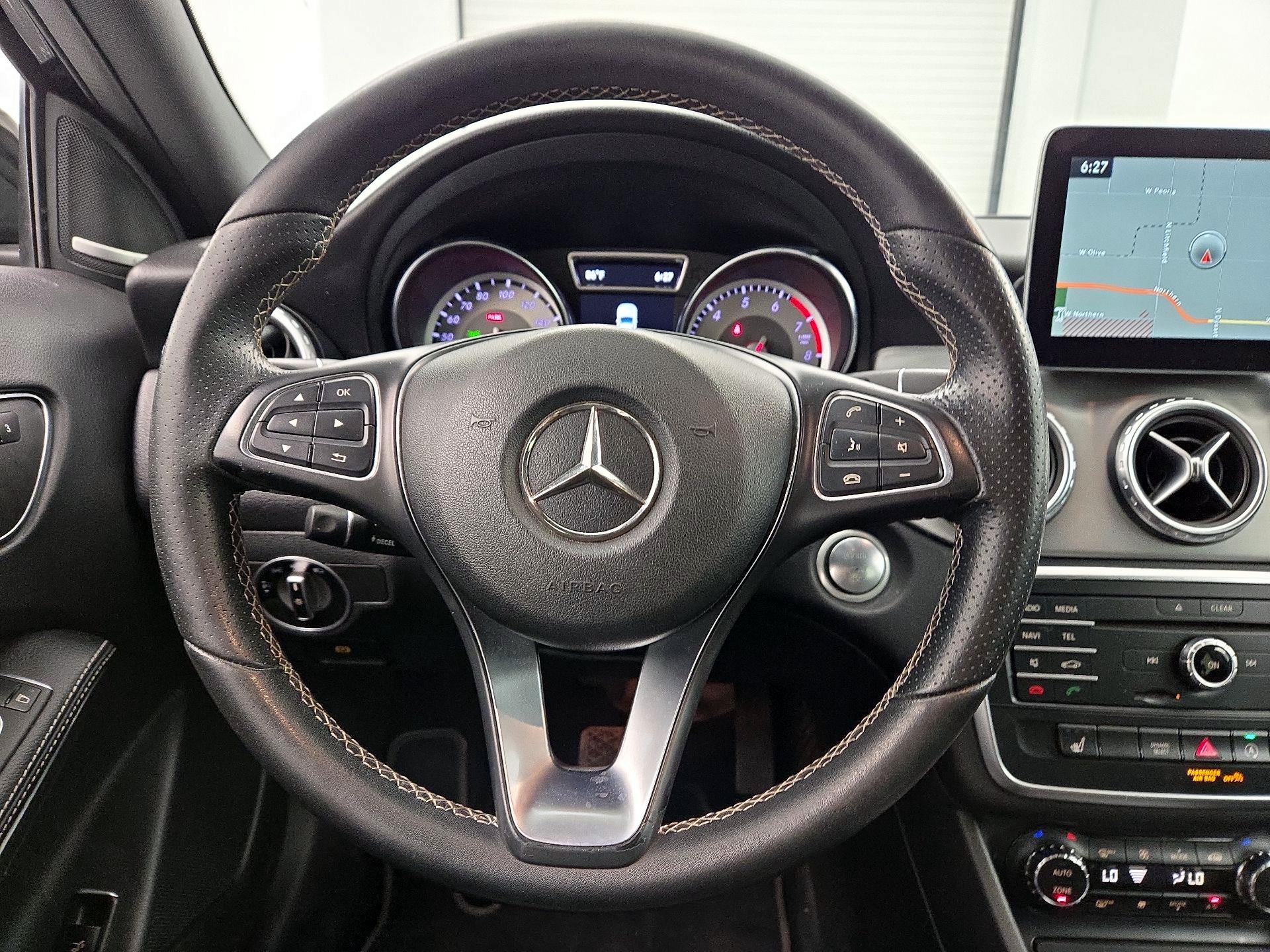 Thumbnail: 2017 Mercedes-Benz GLA - 10