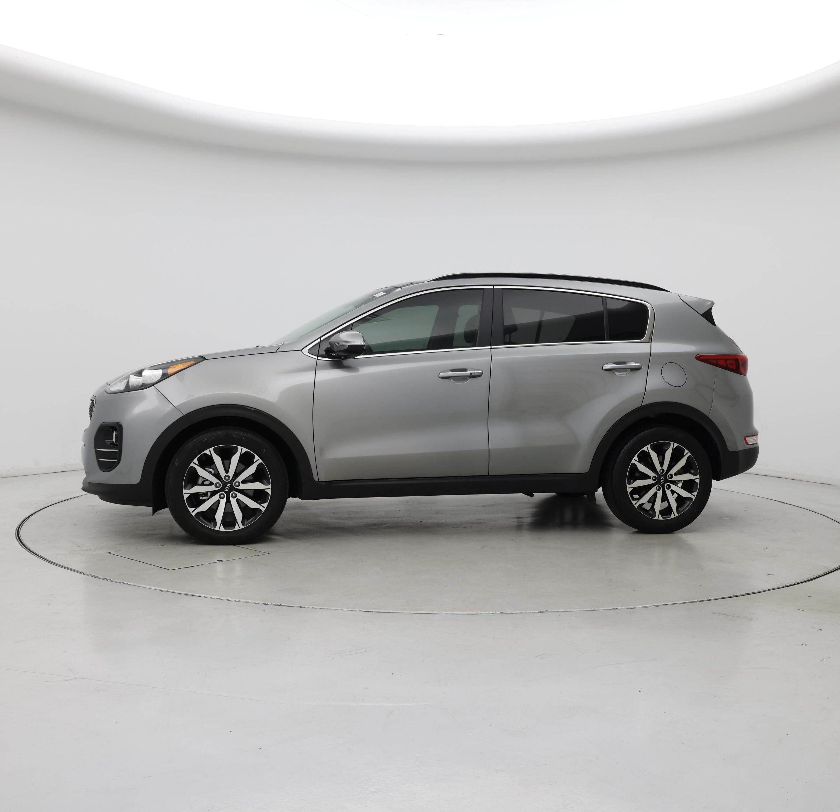 Thumbnail: 2019 Kia Sportage - 3