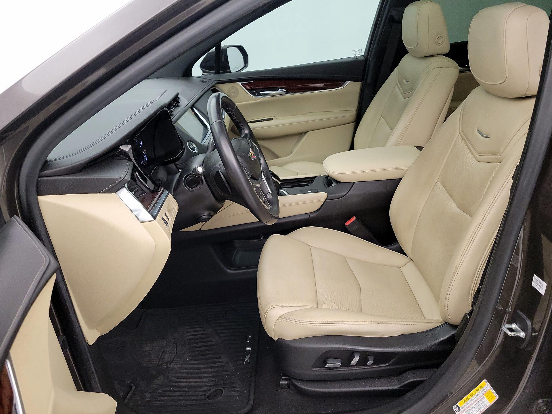 Thumbnail: 2019 Cadillac XT5 - 11