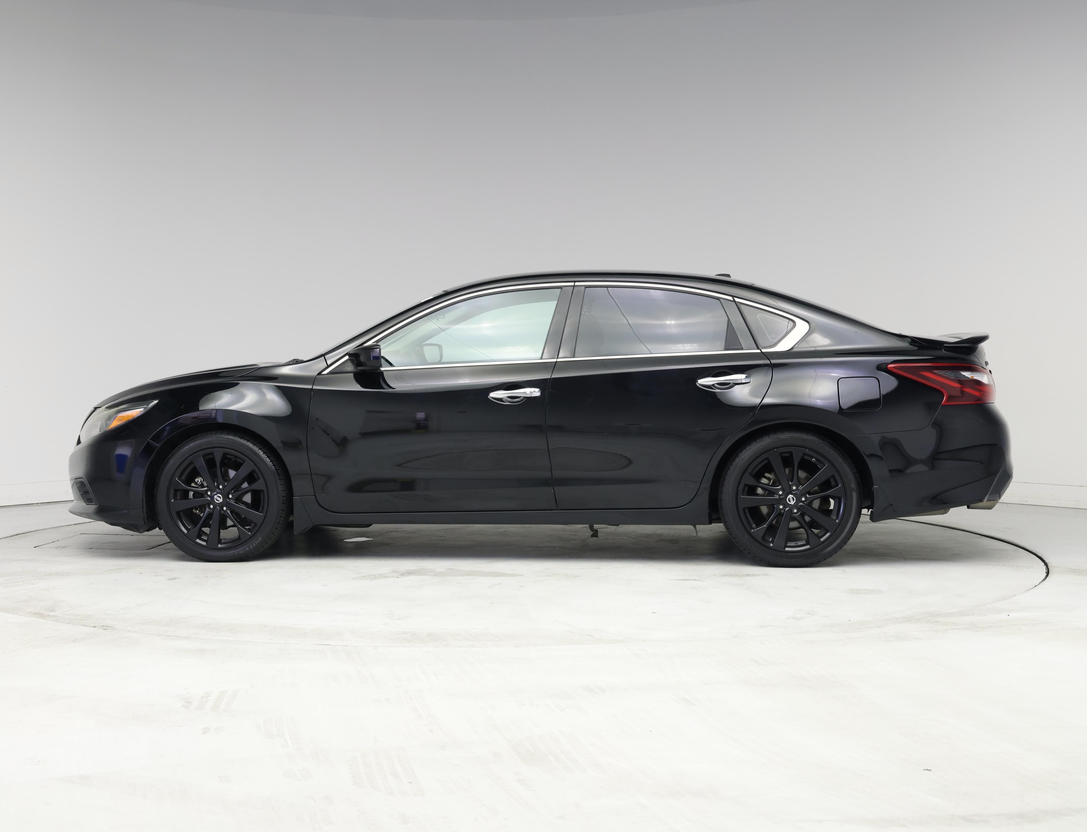 Thumbnail: 2018 Nissan Altima - 3