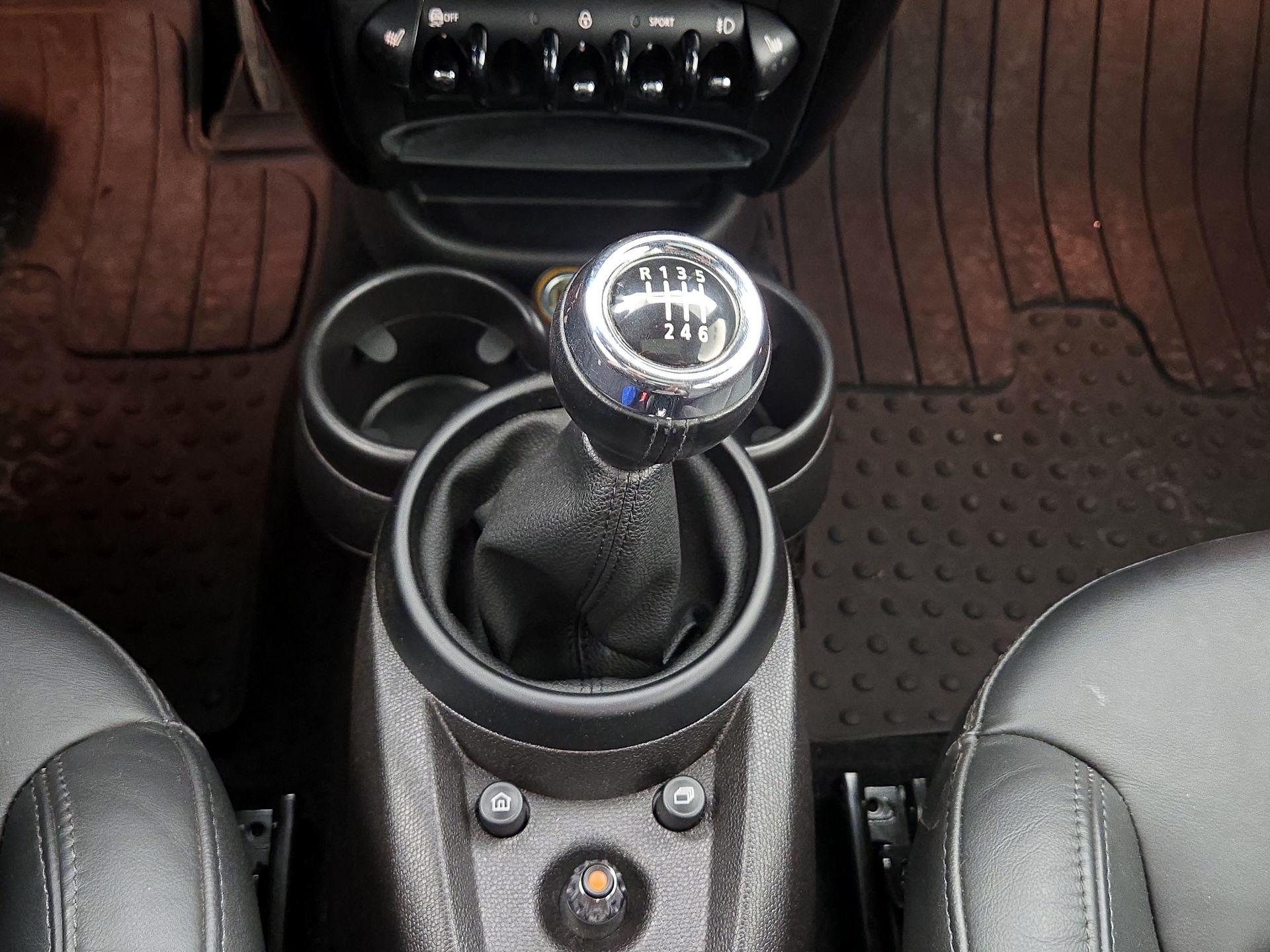 Thumbnail: 2014 MINI Cooper Countryman - 15