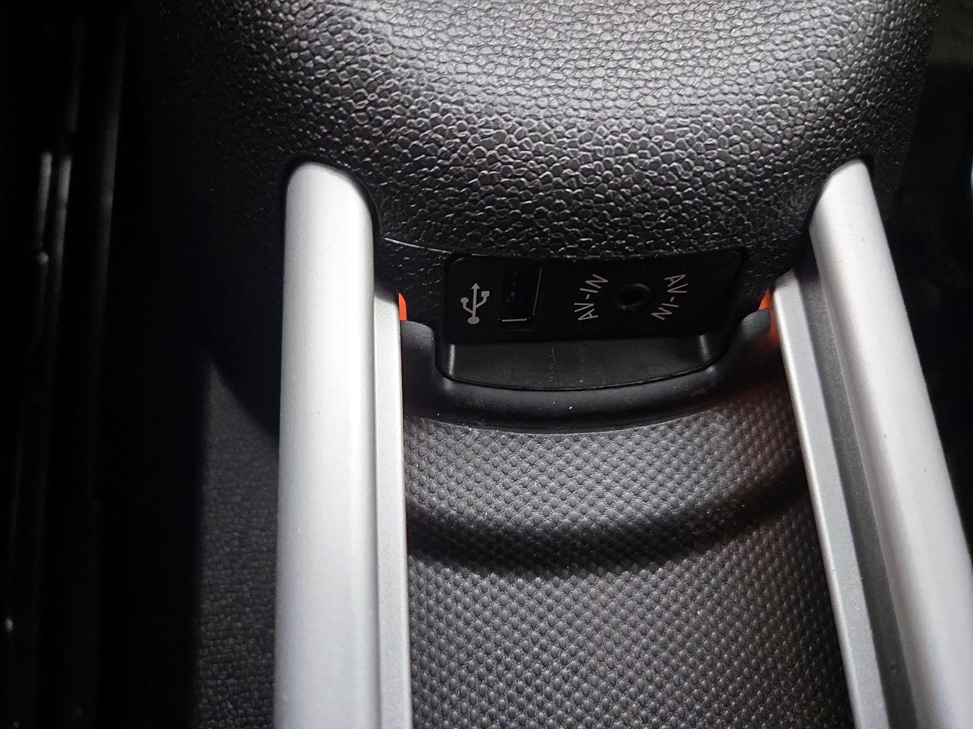 Thumbnail: 2014 MINI Cooper Countryman - 16