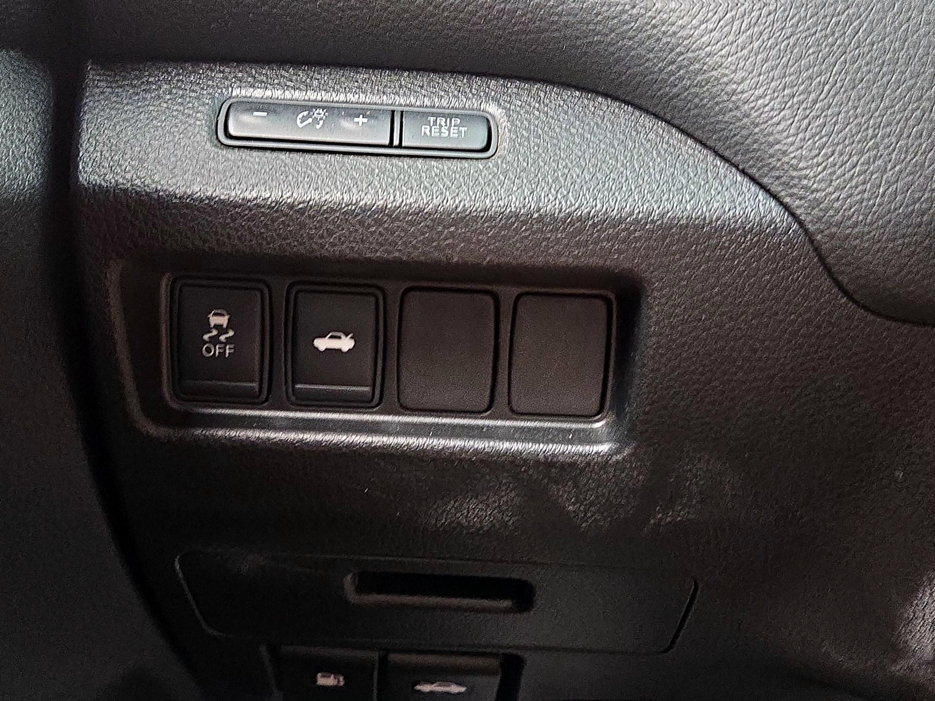 Thumbnail: 2014 Nissan Altima - 13