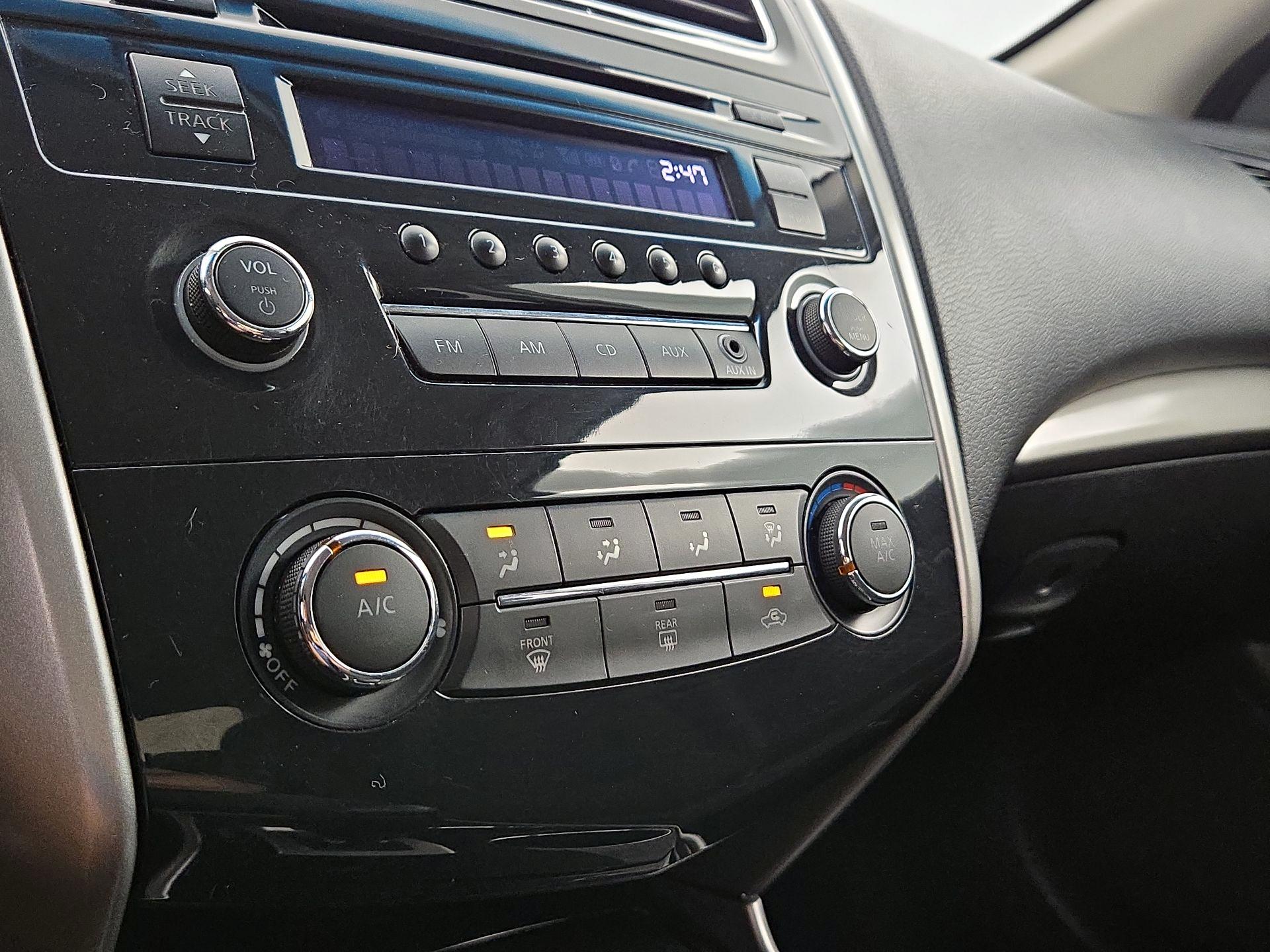 Thumbnail: 2014 Nissan Altima - 15
