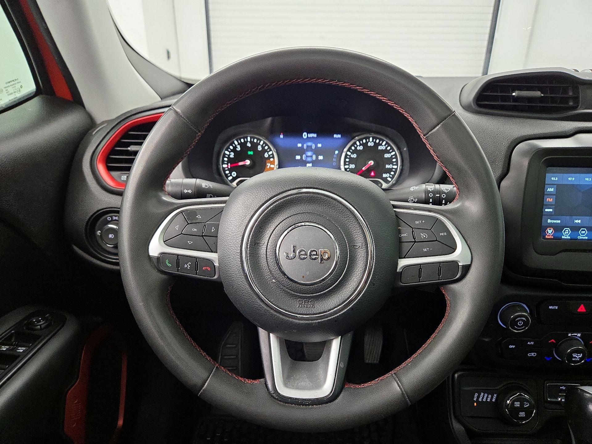 Thumbnail: 2020 Jeep Renegade - 10