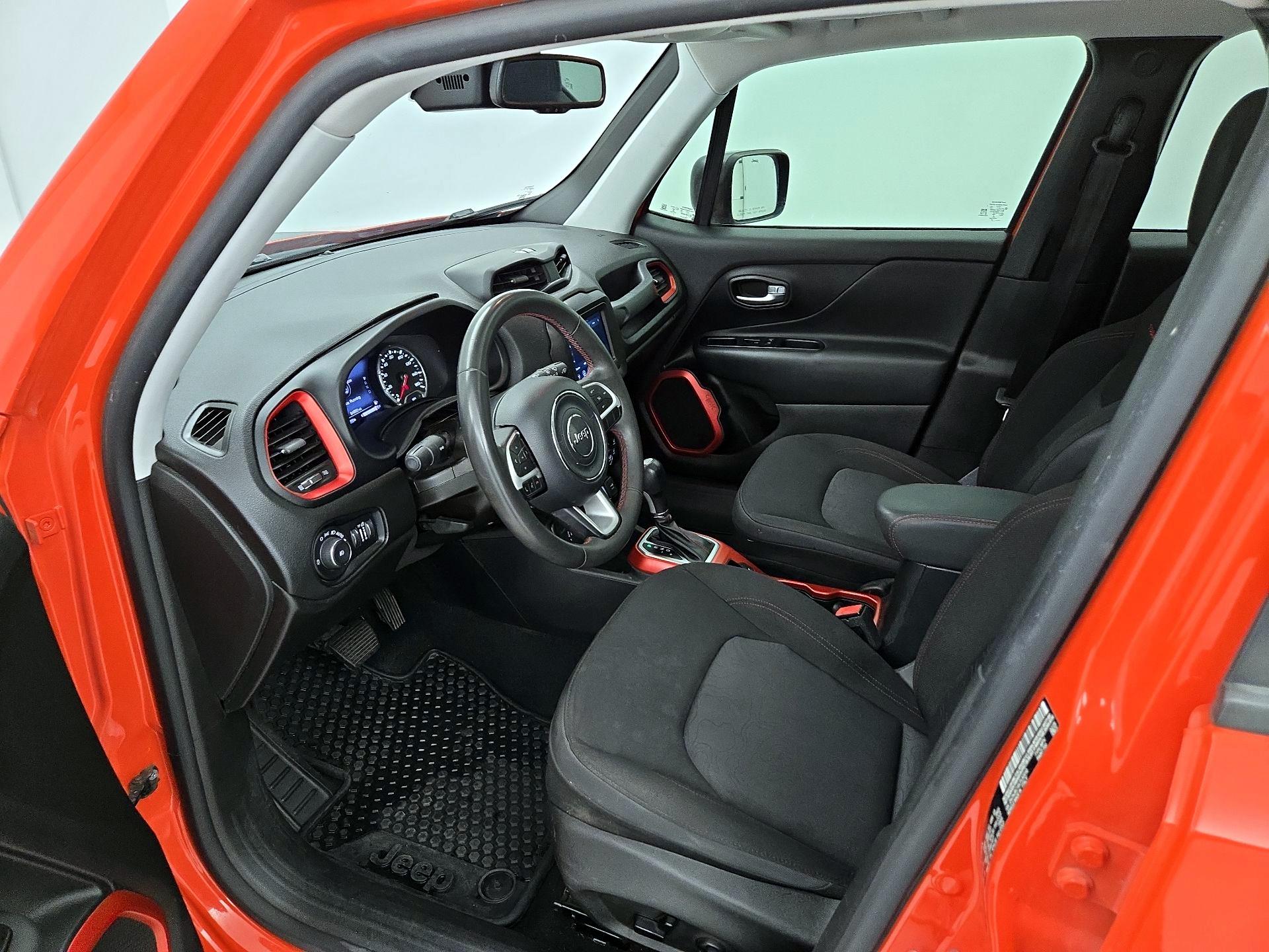 Thumbnail: 2020 Jeep Renegade - 11