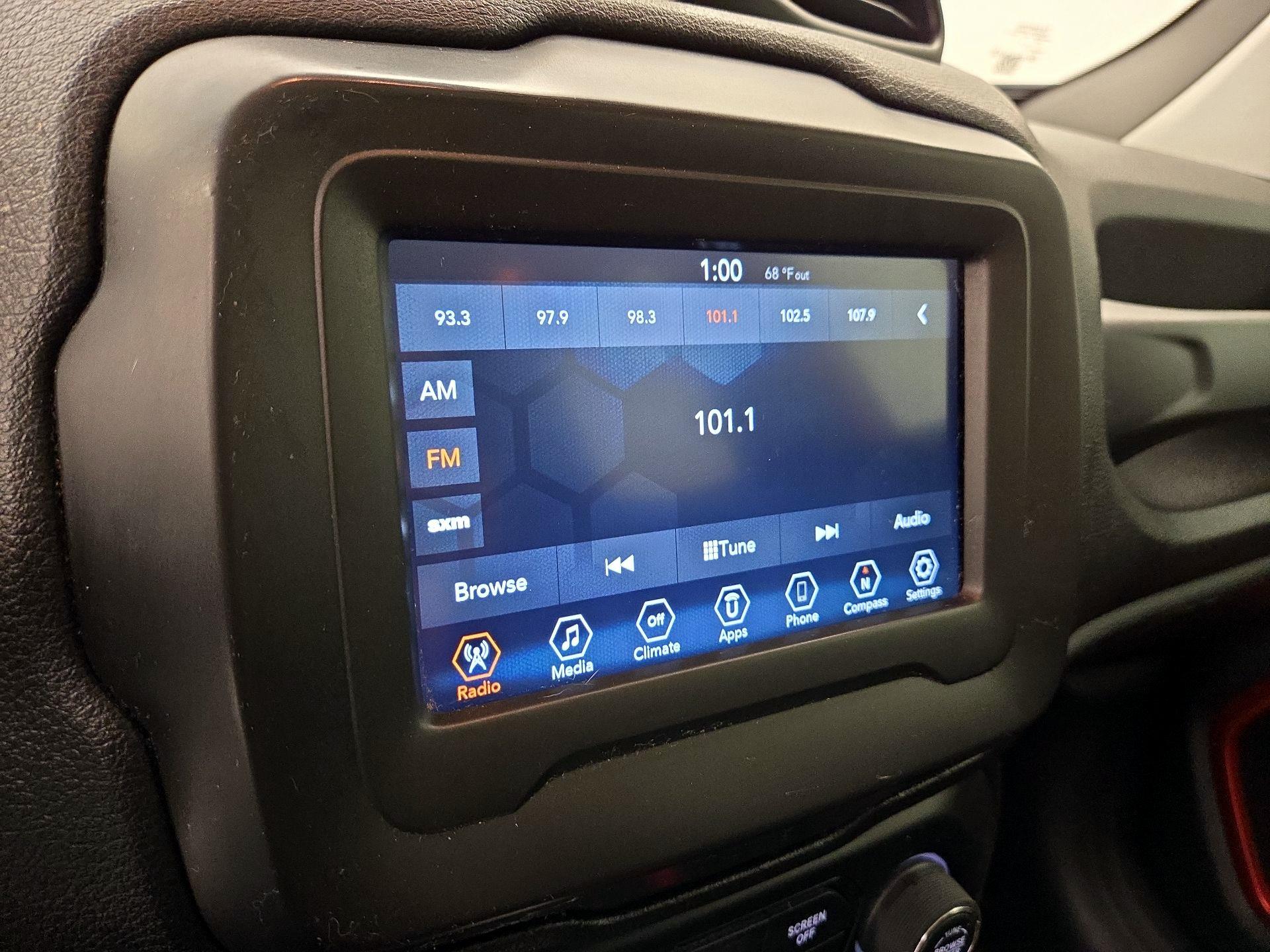 Thumbnail: 2020 Jeep Renegade - 15